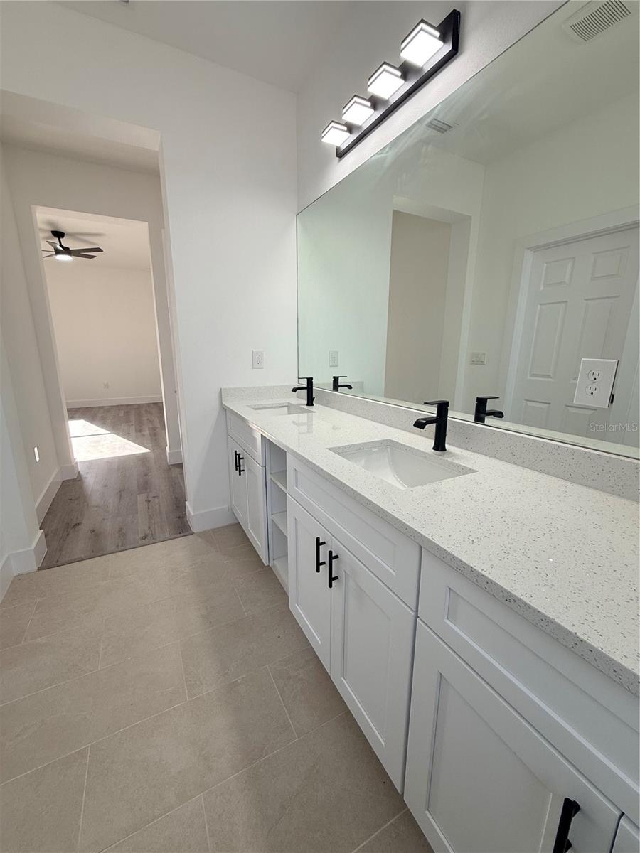 Image 15 of 19 For 15219 Estate Terrace