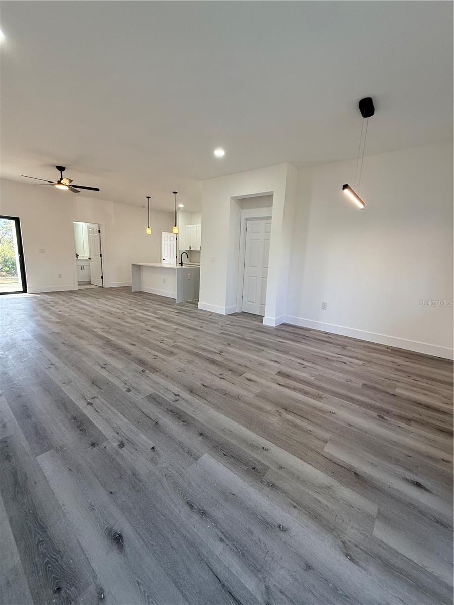 Image 3 of 19 For 15219 Estate Terrace