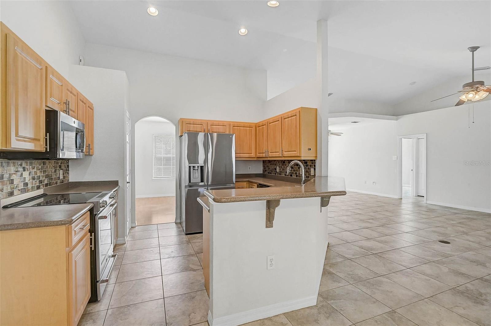 Image 10 of 41 For 950 Elwood Avenue