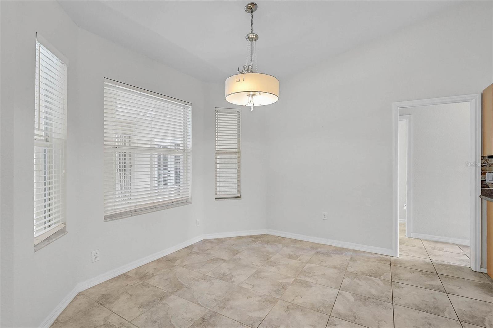 Image 11 of 41 For 950 Elwood Avenue