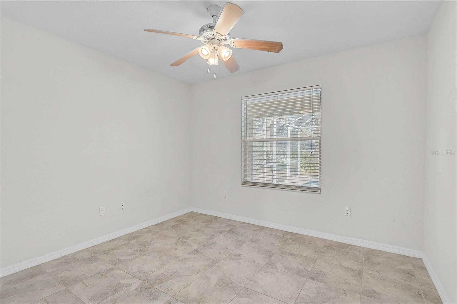 Image 19 of 41 For 950 Elwood Avenue