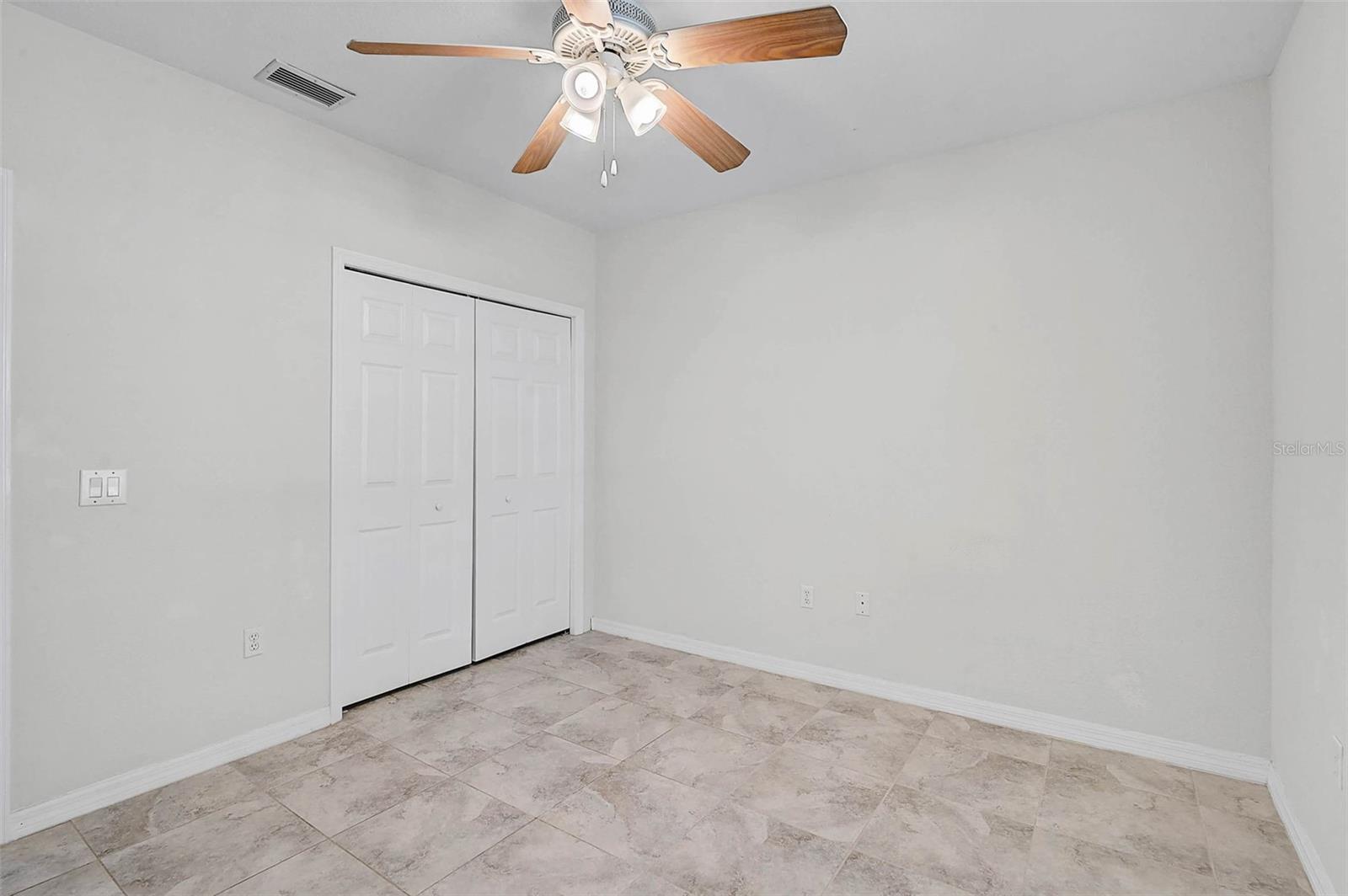 Image 20 of 41 For 950 Elwood Avenue