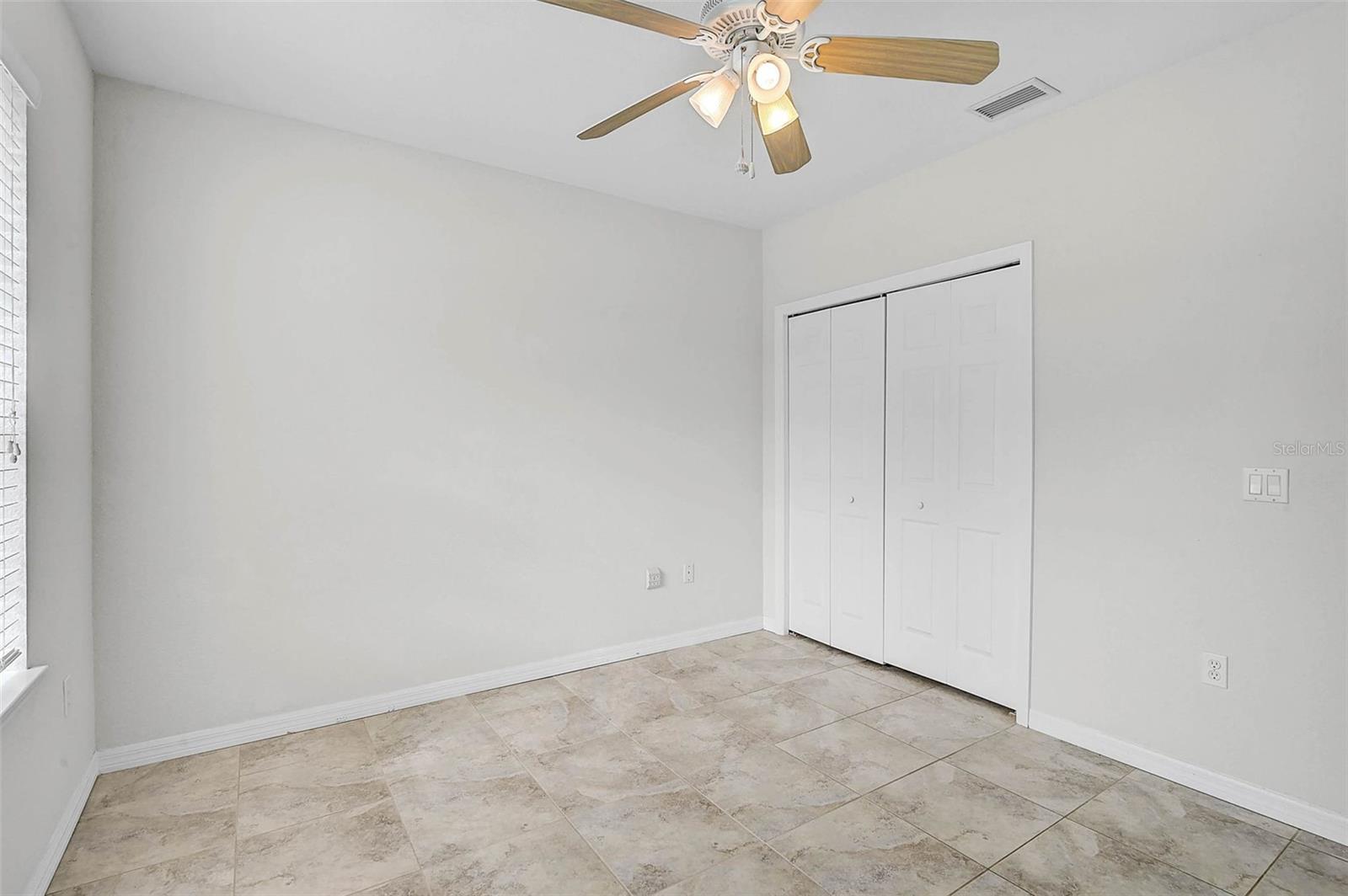 Image 23 of 41 For 950 Elwood Avenue