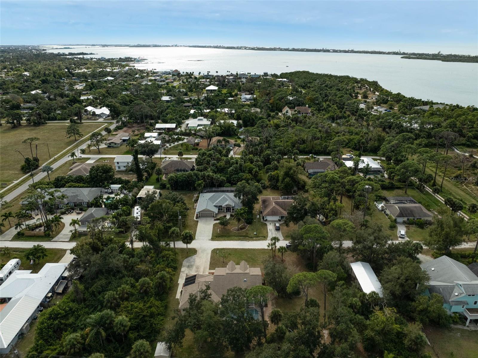 Image 40 of 41 For 950 Elwood Avenue