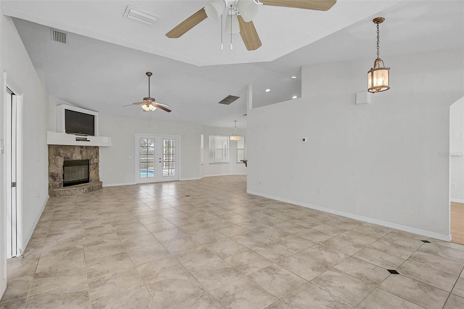 Image 5 of 41 For 950 Elwood Avenue