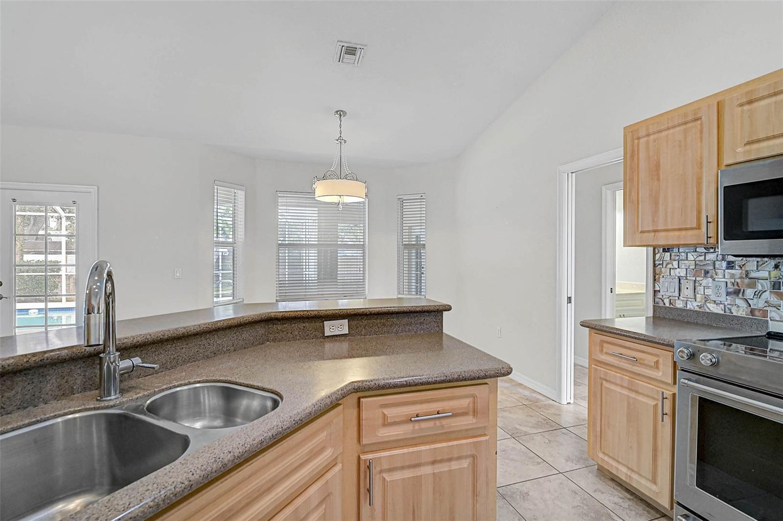 Image 9 of 41 For 950 Elwood Avenue