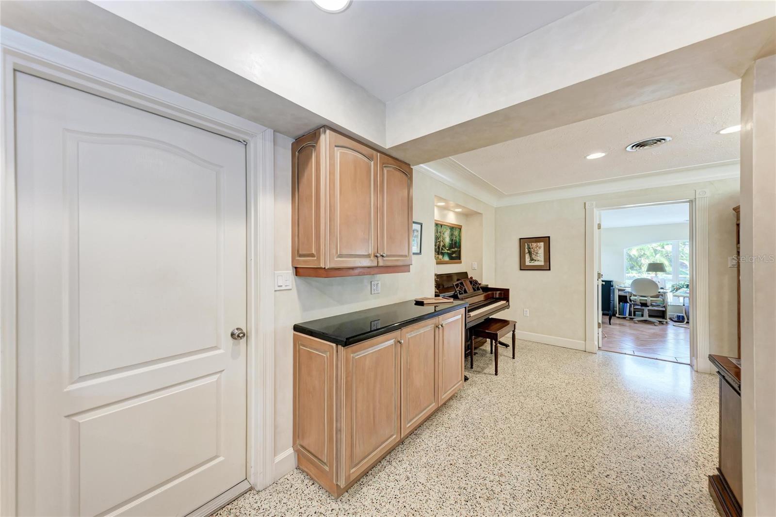 Image 20 of 29 For 3310 Mineola Drive