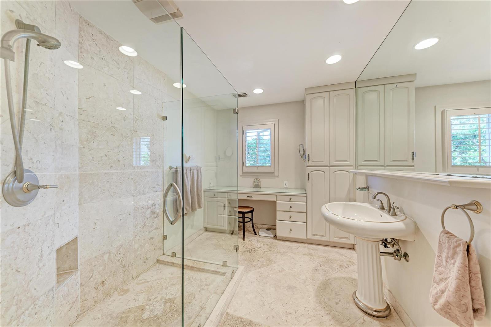 Image 9 of 29 For 3310 Mineola Drive