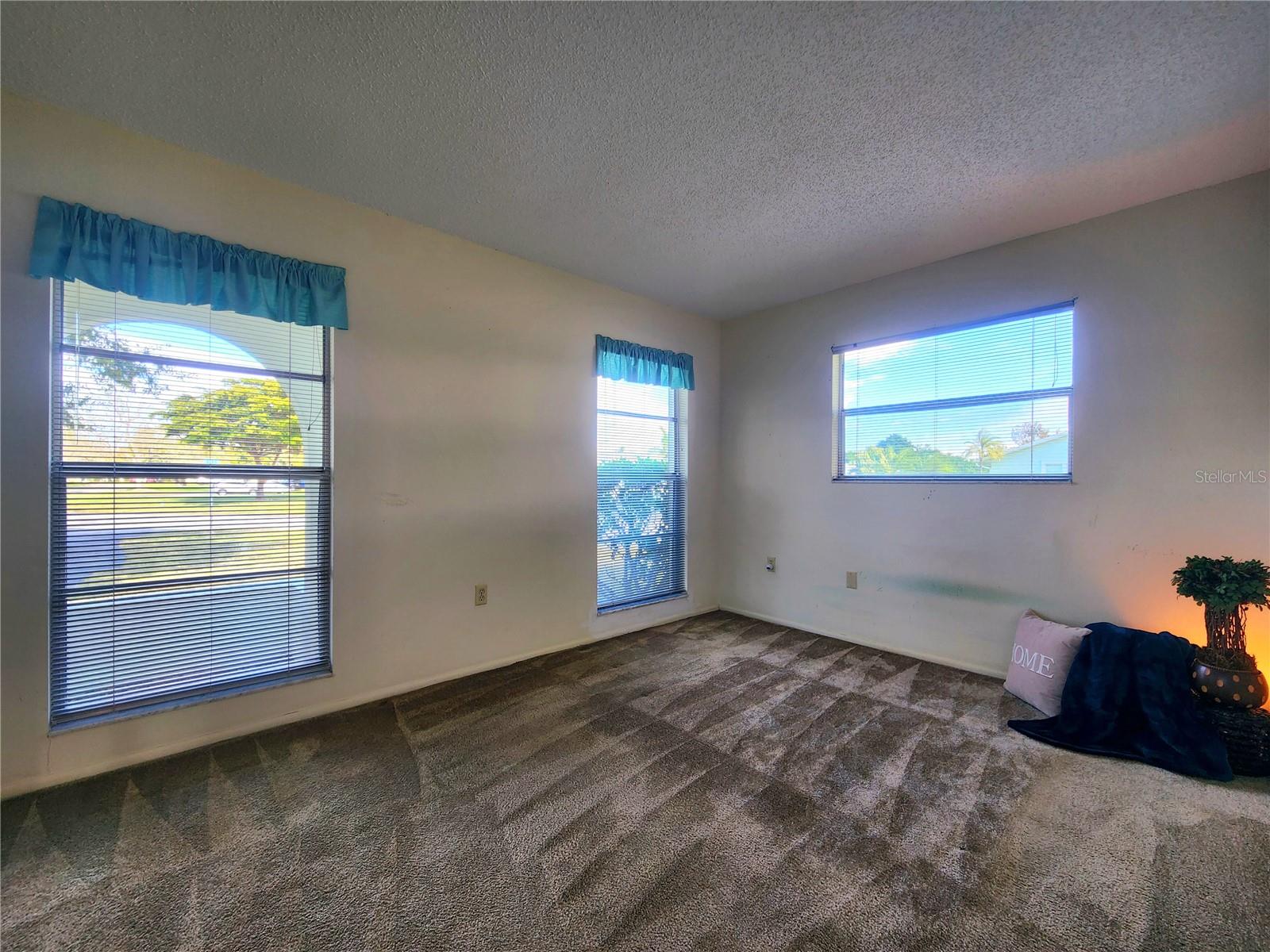 Image 14 of 33 For 4201 33rd Avenue Drive W