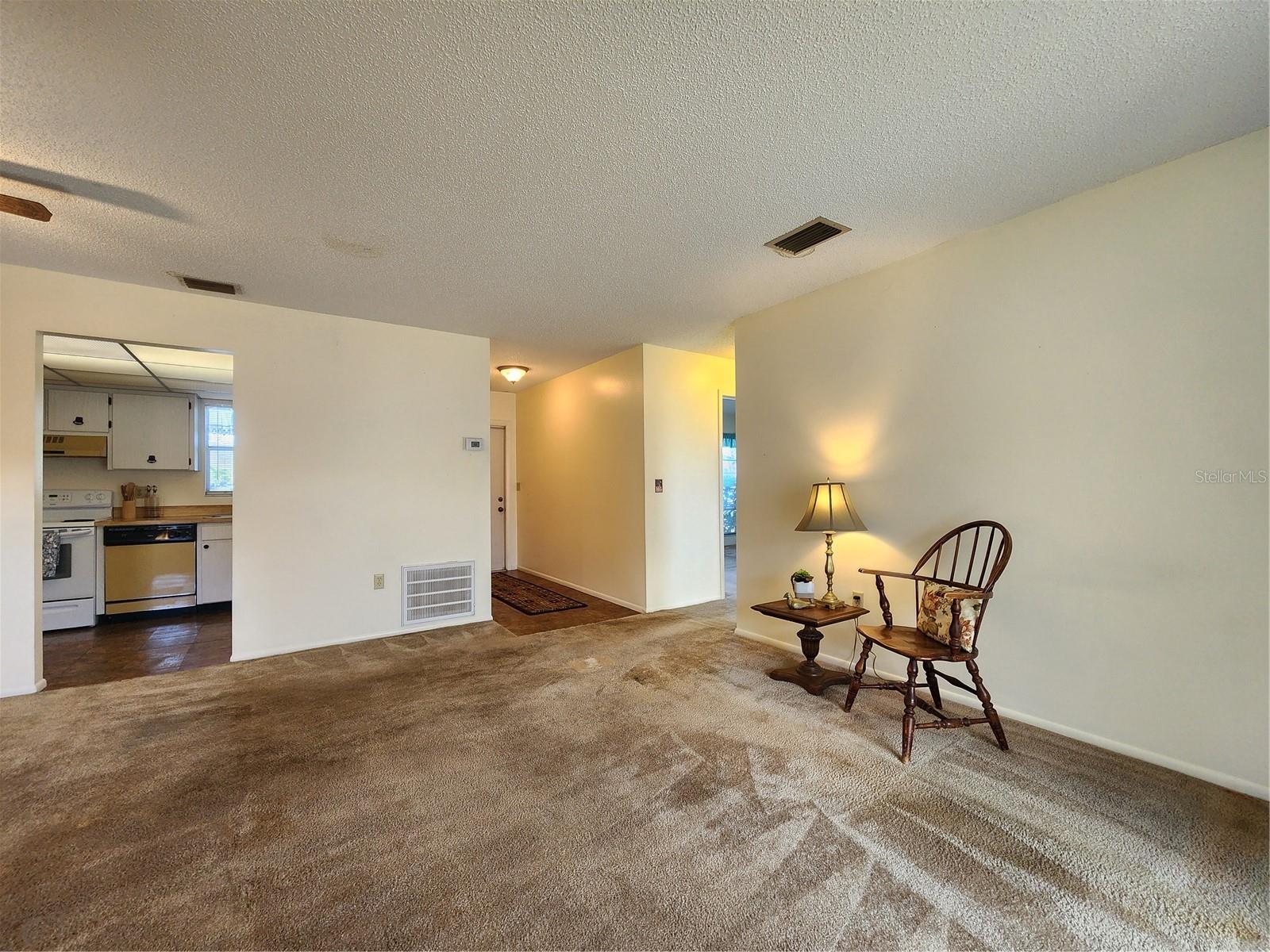 Image 4 of 33 For 4201 33rd Avenue Drive W