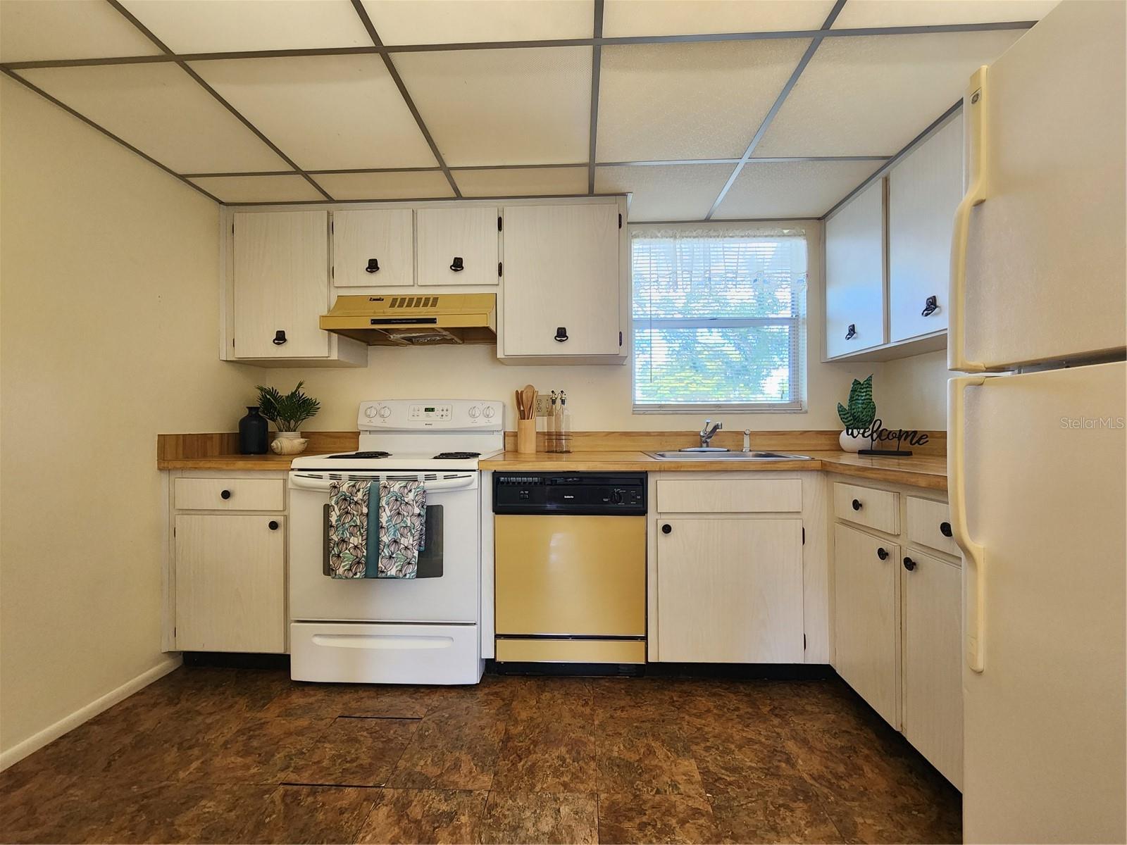 Image 9 of 33 For 4201 33rd Avenue Drive W