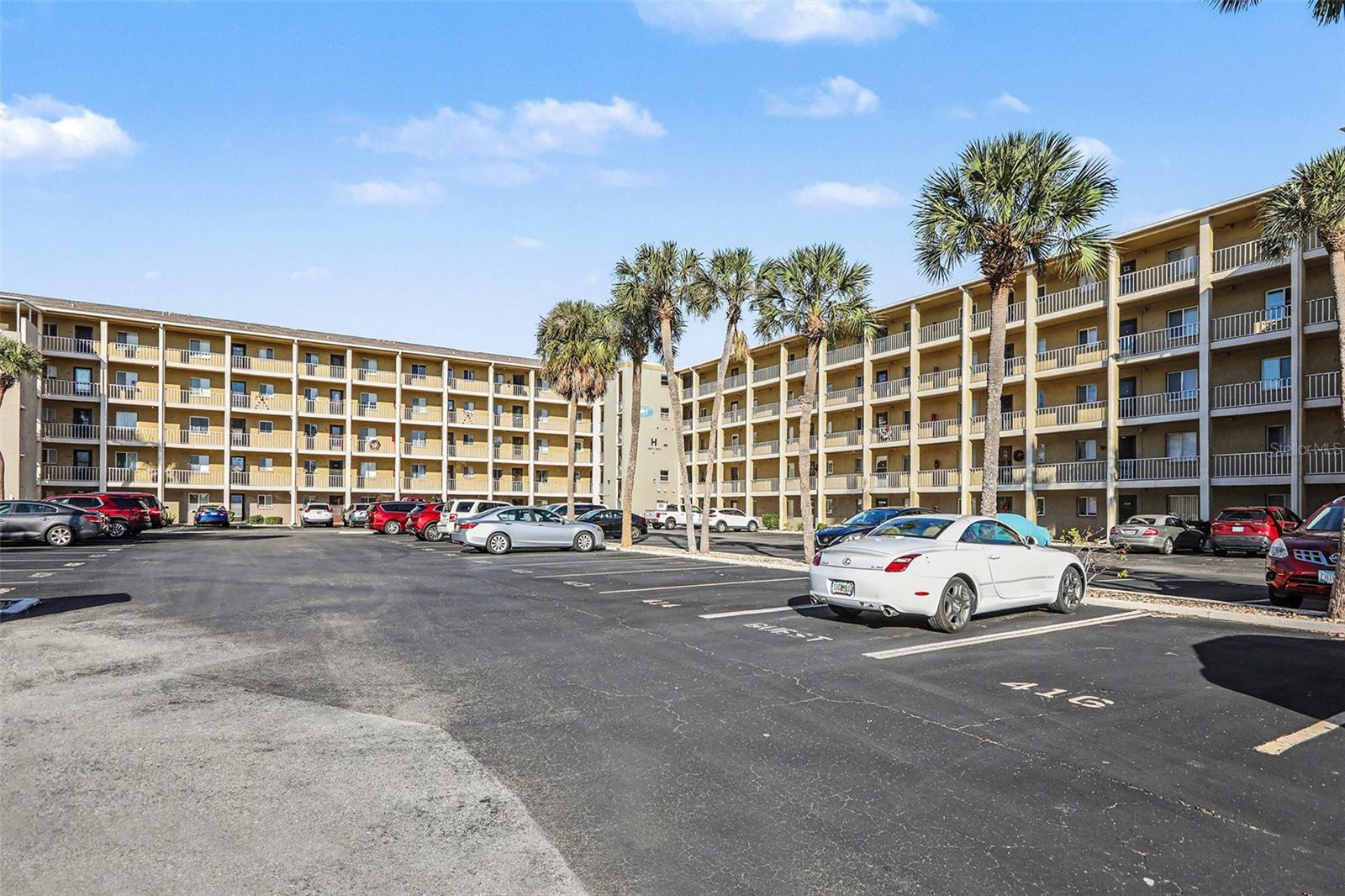 Image 3 of 28 For 3723 Lake Bayshore Drive H206