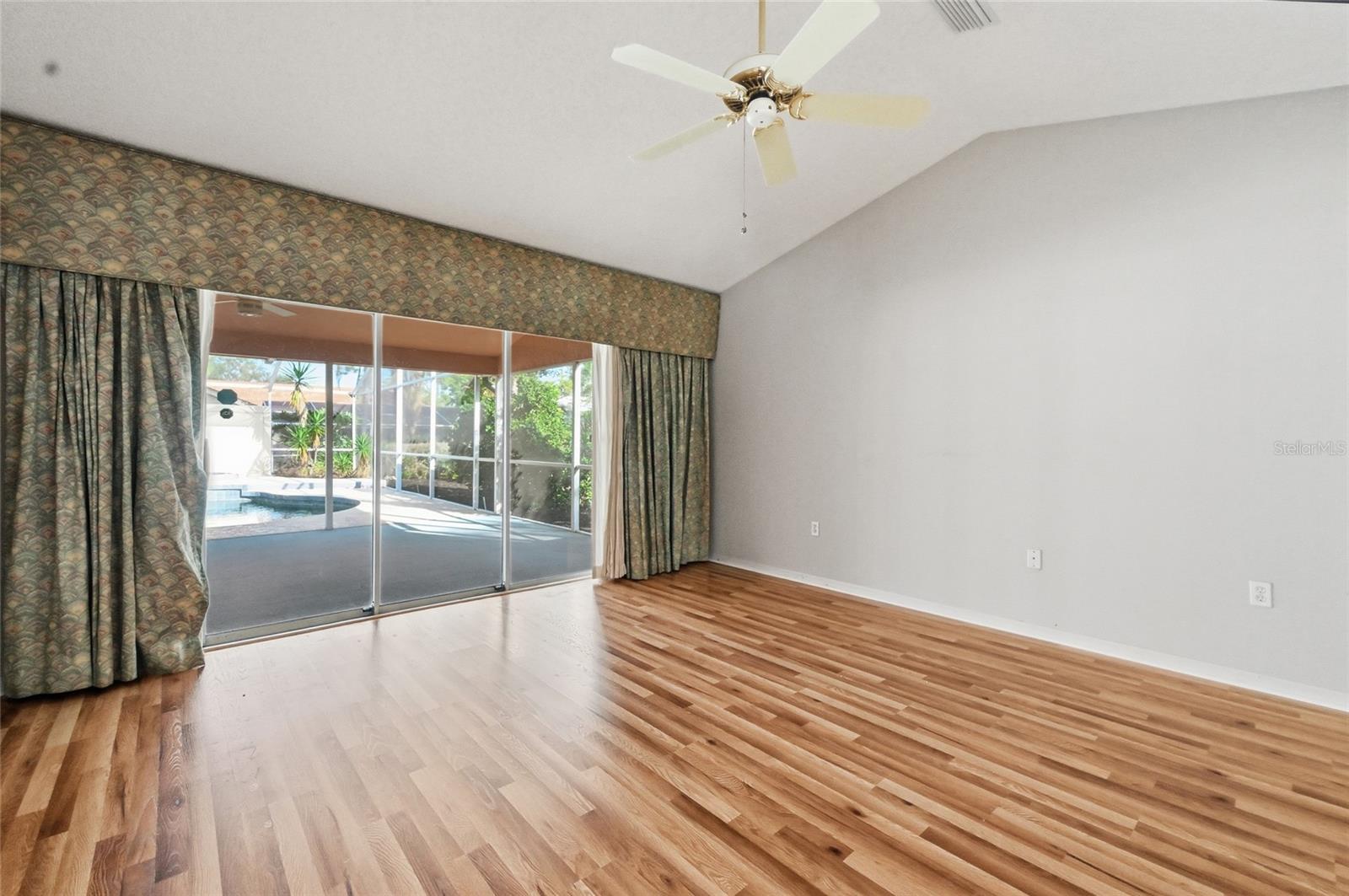 Image 23 of 35 For 3732 Surrey Lane