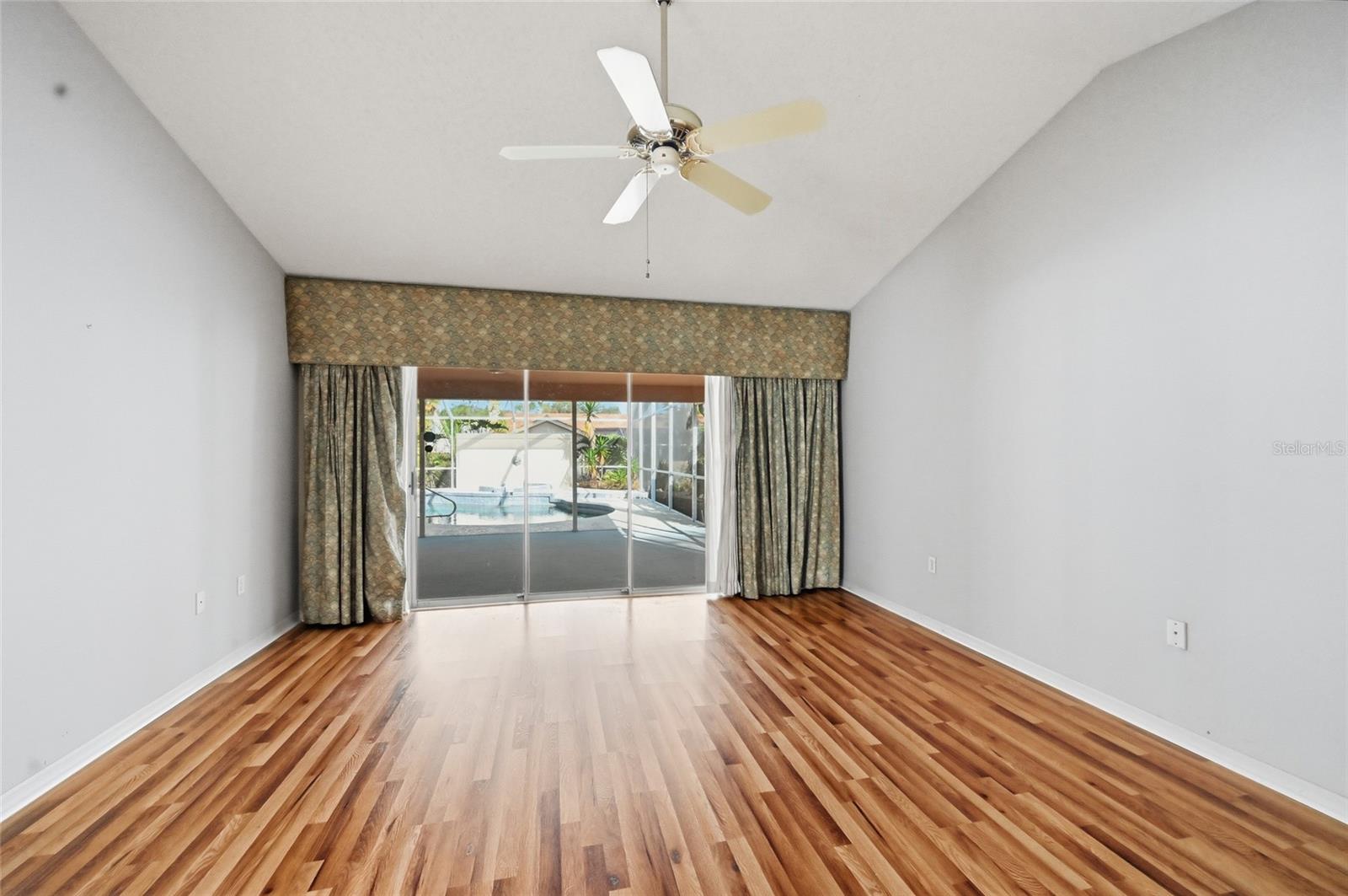 Image 24 of 35 For 3732 Surrey Lane