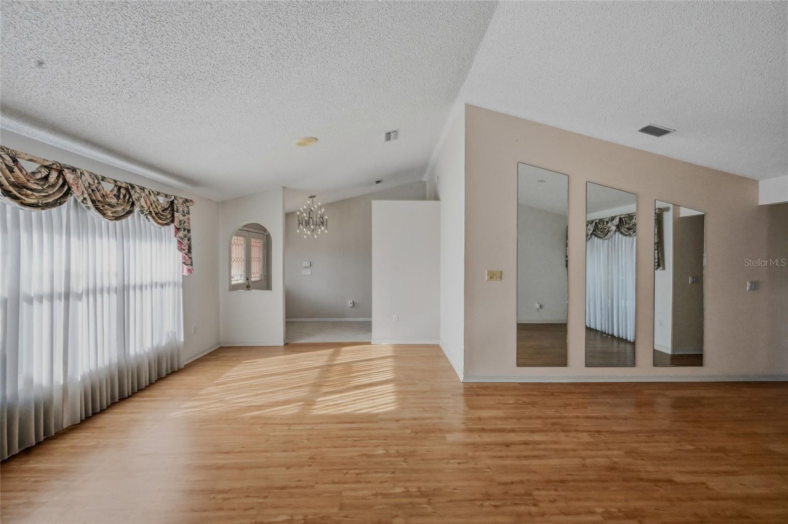 Image 5 of 35 For 3732 Surrey Lane