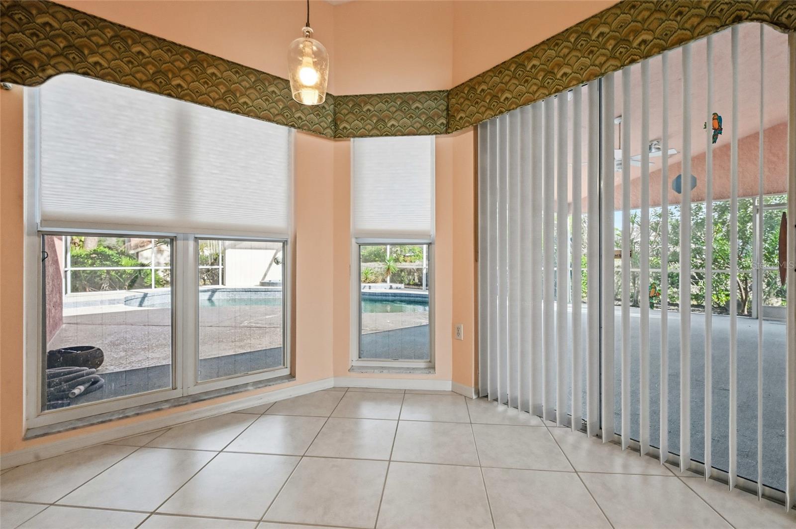 Image 7 of 35 For 3732 Surrey Lane