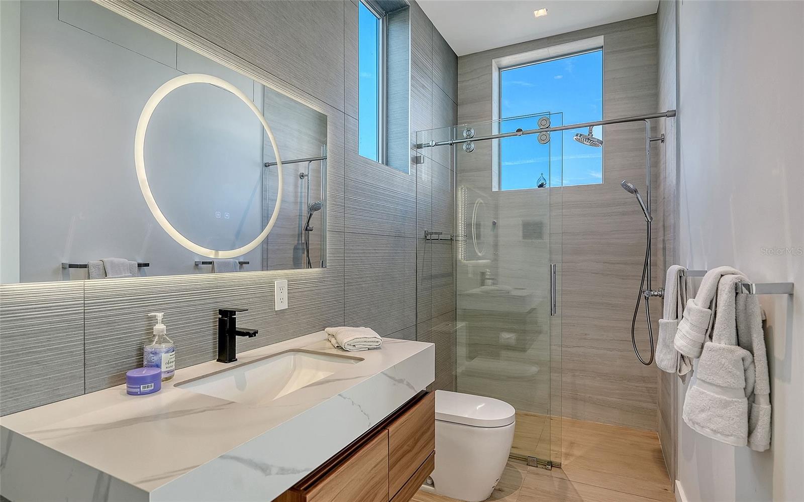 Image 31 of 72 For 1401 Kenilworth Street