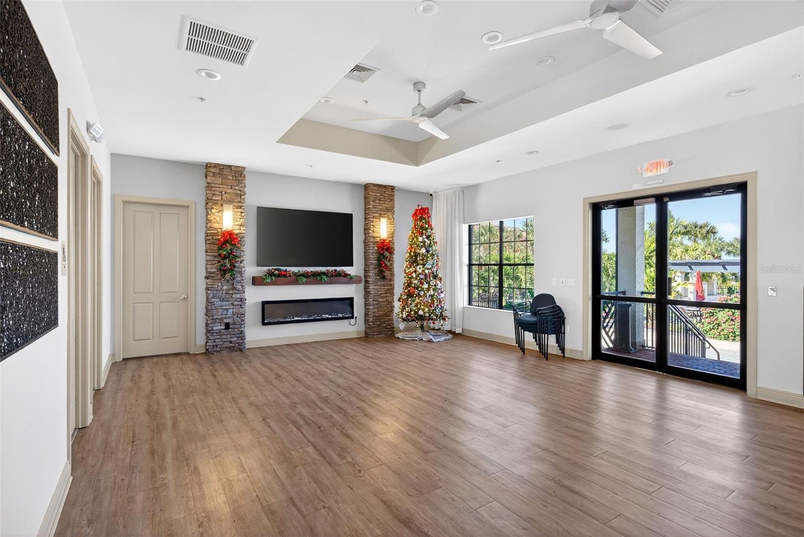 Image 80 of 97 For 1254 Riverscape Street D