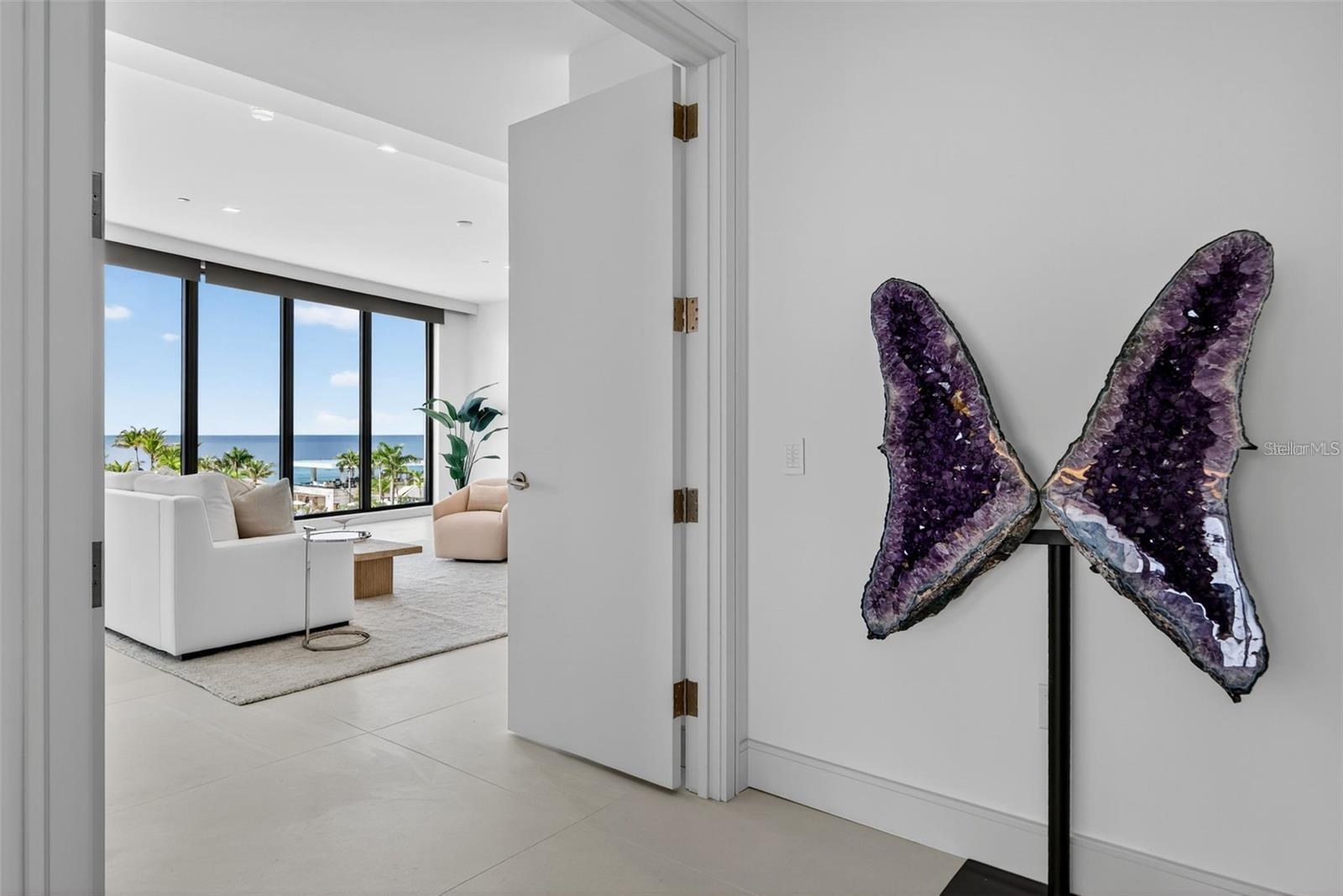 Image 11 of 69 For 1591 Gulf Of Mexico Drive 410