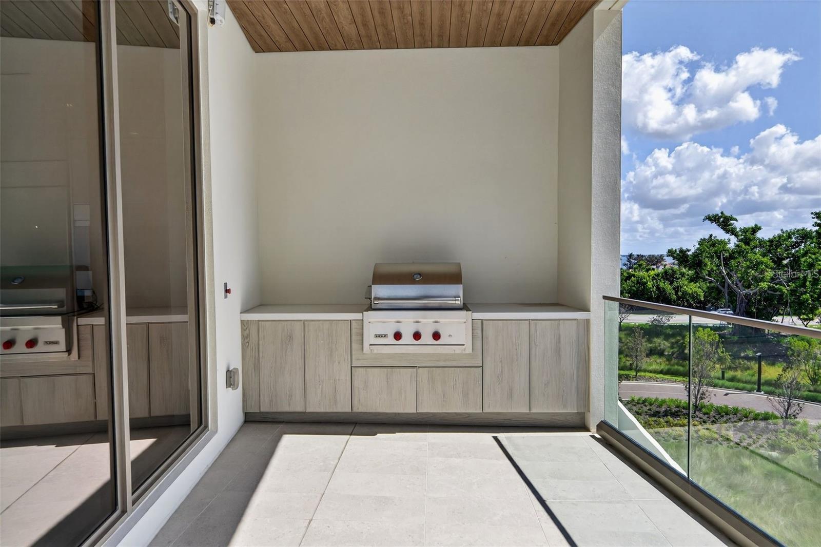 Image 22 of 69 For 1591 Gulf Of Mexico Drive 410