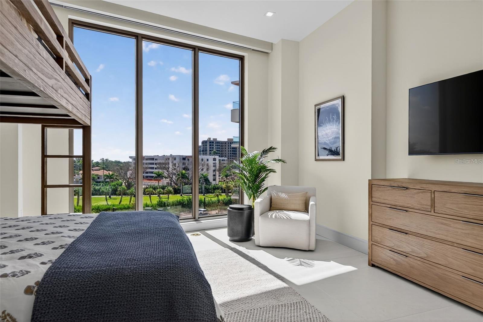 Image 24 of 69 For 1591 Gulf Of Mexico Drive 410