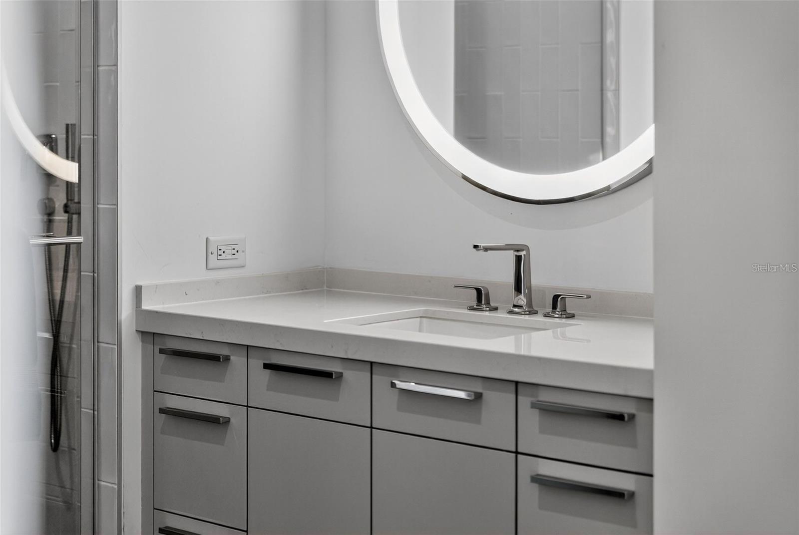 Image 25 of 69 For 1591 Gulf Of Mexico Drive 410