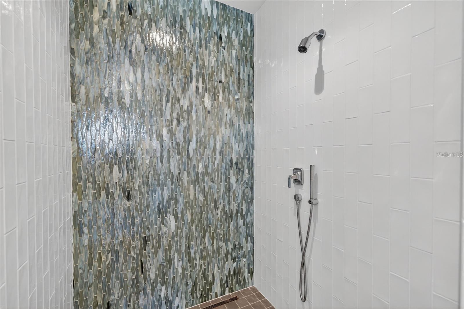 Image 26 of 69 For 1591 Gulf Of Mexico Drive 410