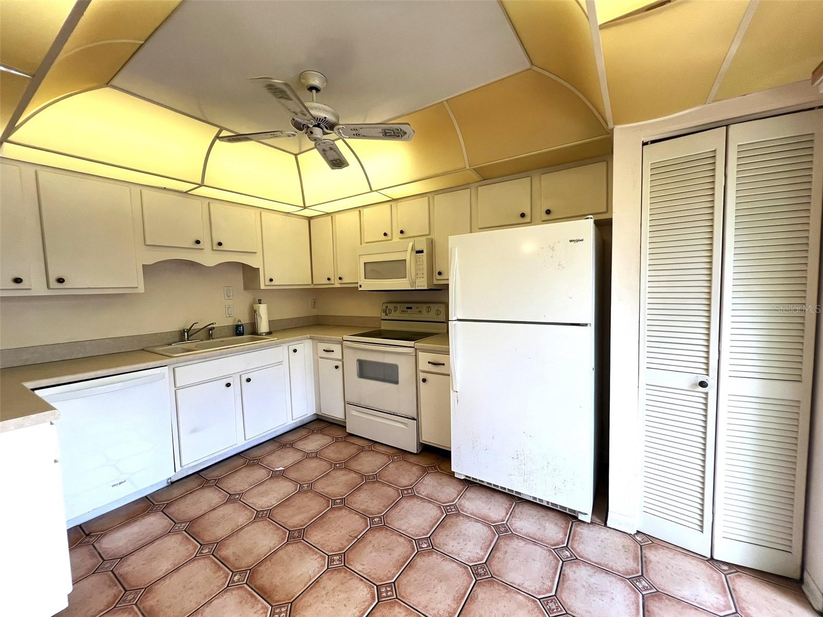 Image 2 of 14 For 1617 Brookhouse Drive 256