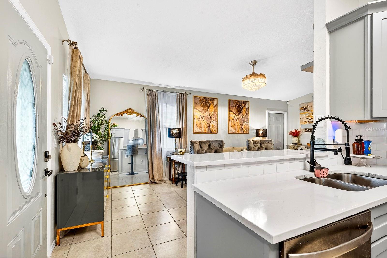 Image 13 of 34 For 519 29th Avenue W