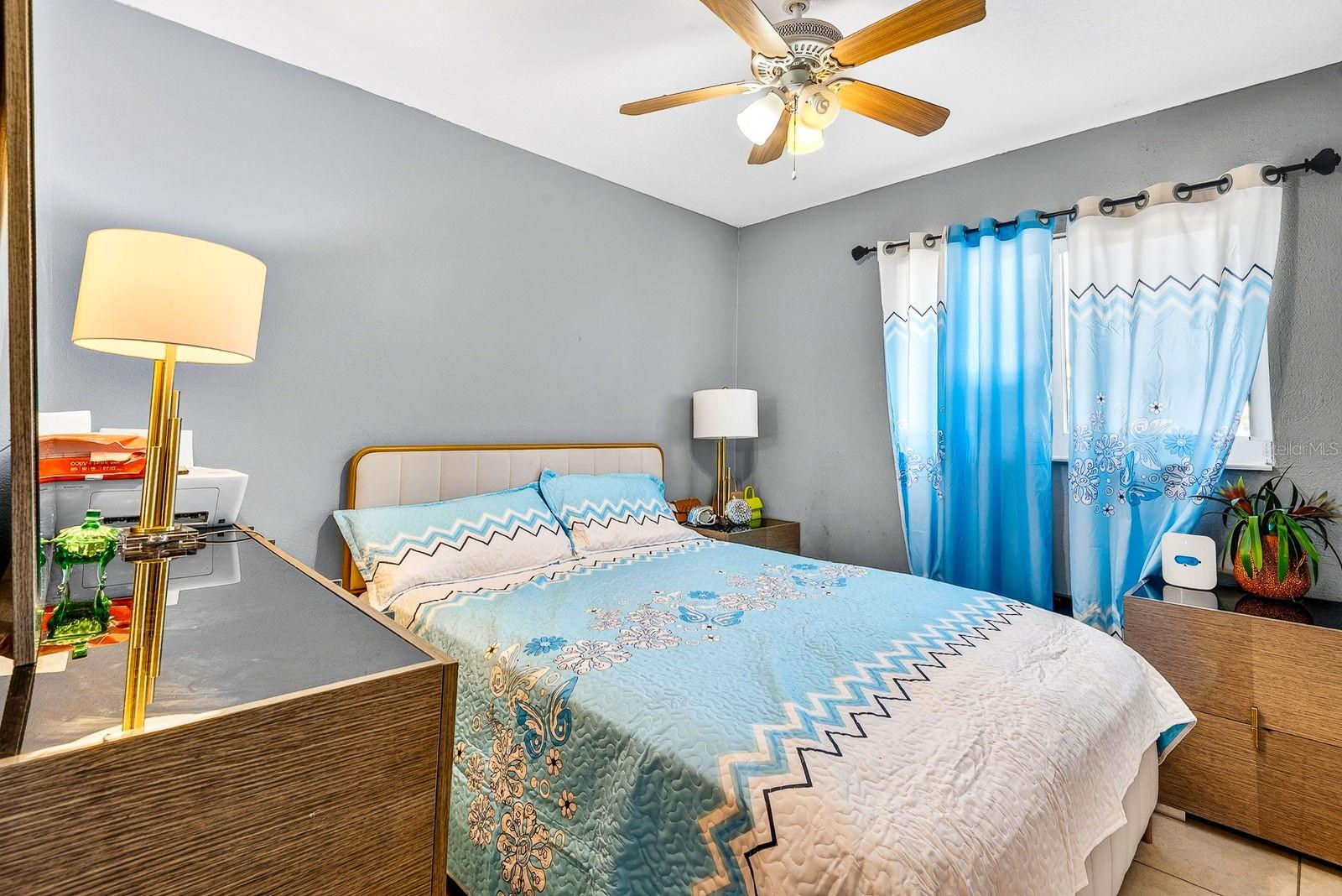 Image 23 of 34 For 519 29th Avenue W