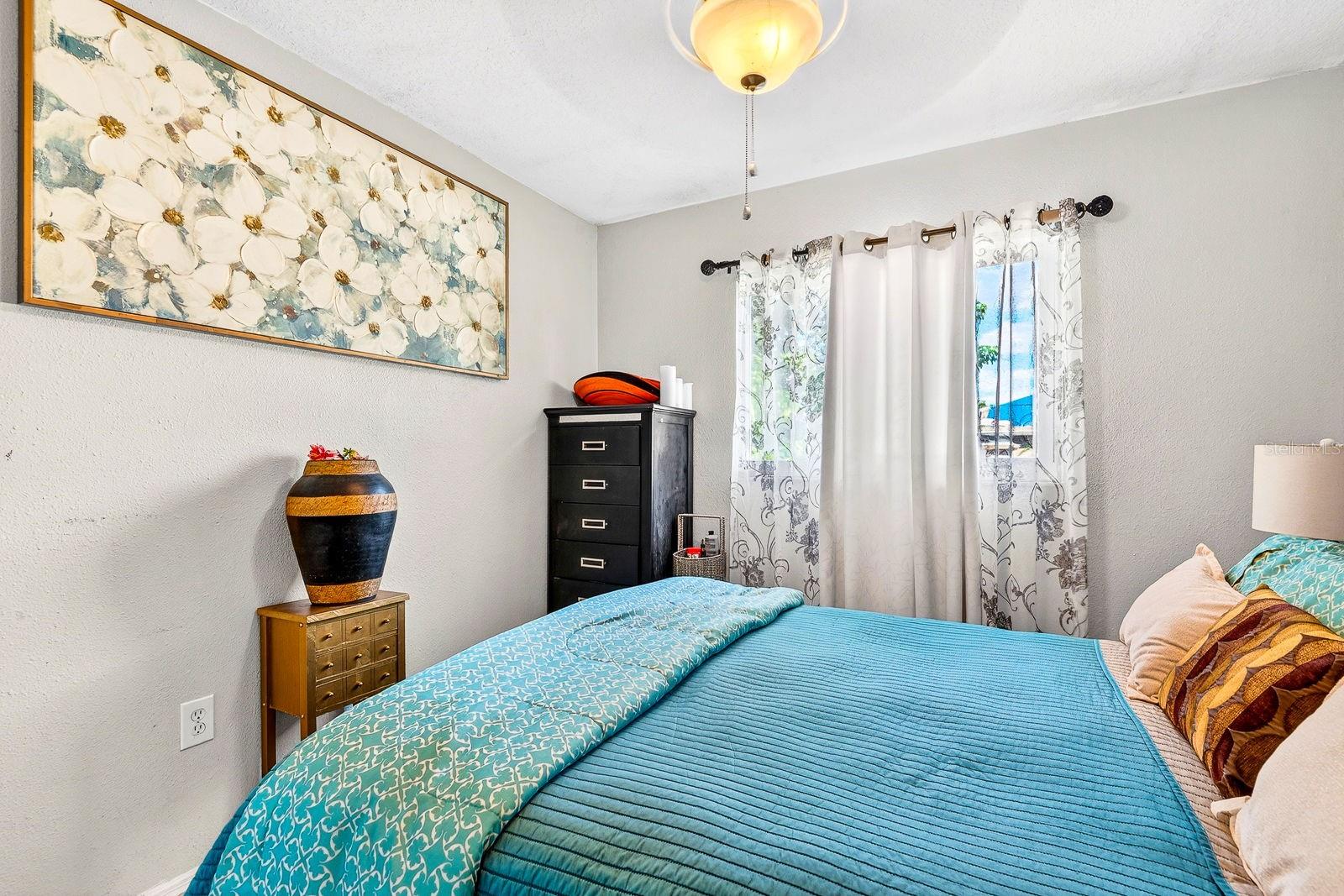 Image 27 of 34 For 519 29th Avenue W