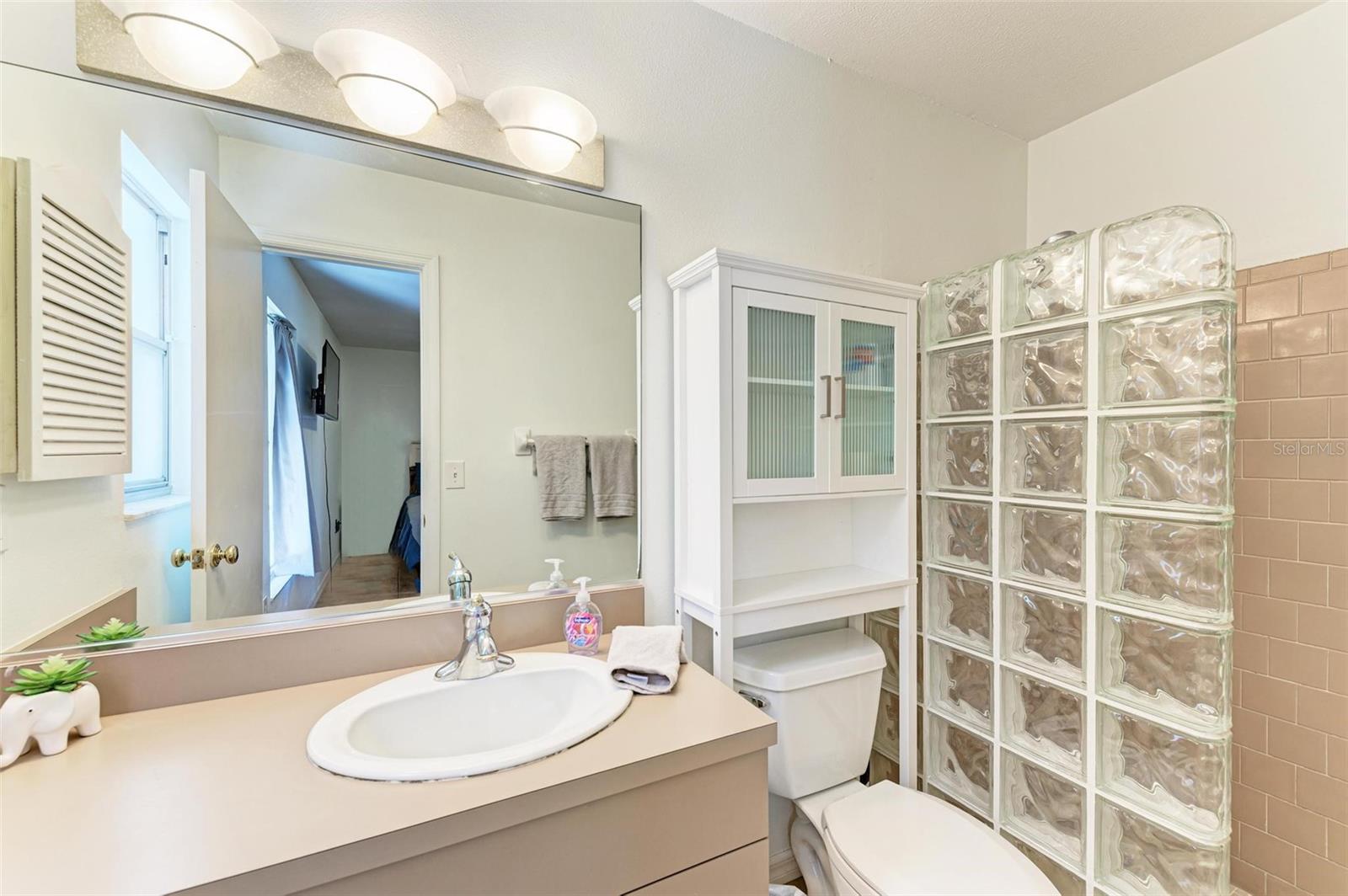 Image 29 of 48 For 2660 Davis Boulevard