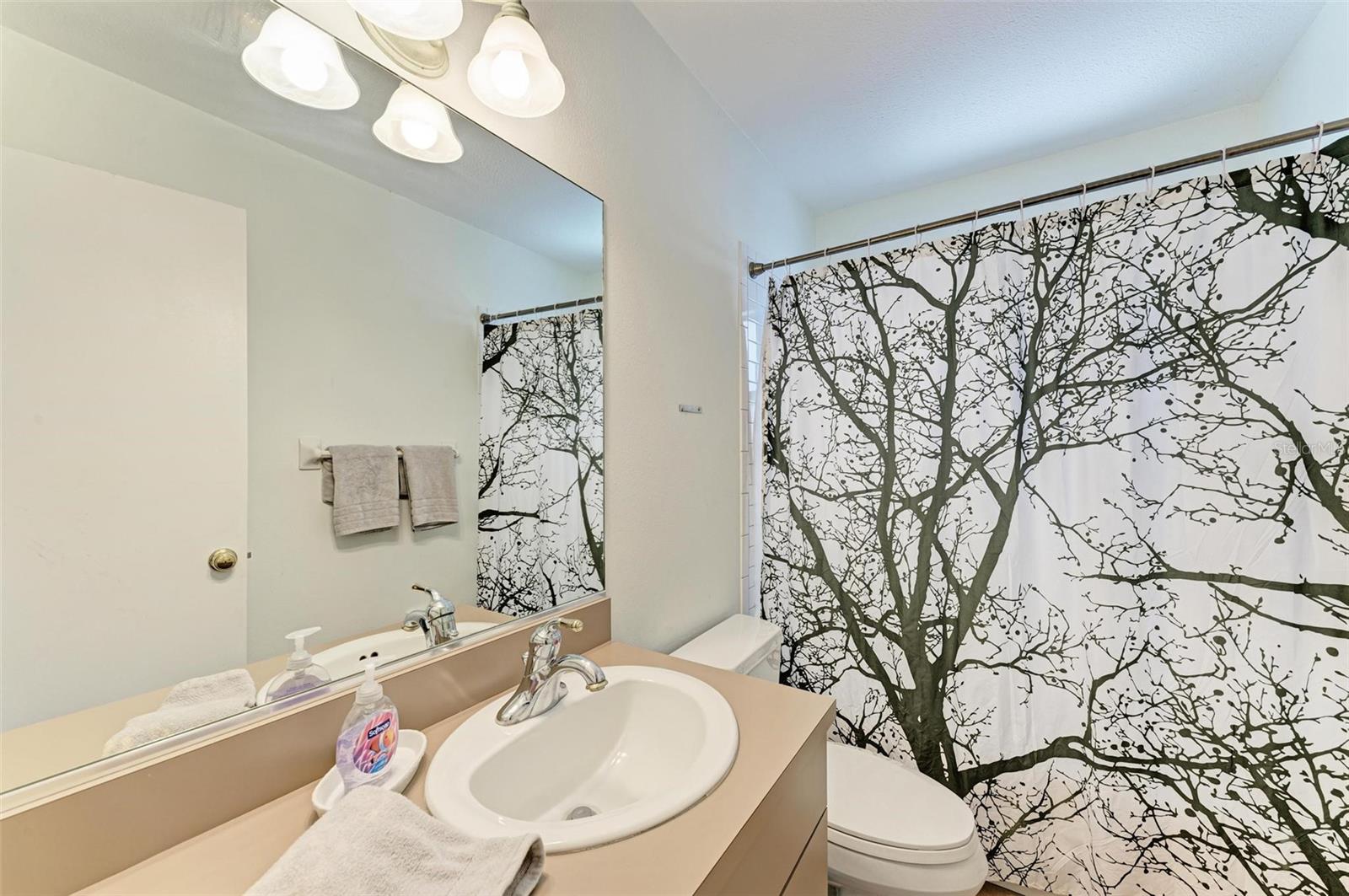 Image 32 of 48 For 2660 Davis Boulevard