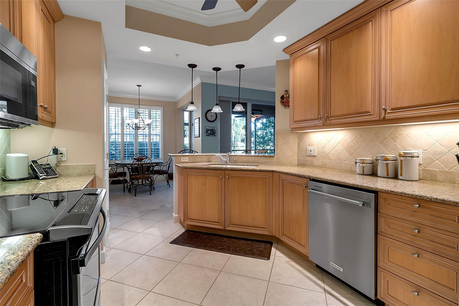 Image 30 of 99 For 5211 Parisienne Place 101b27