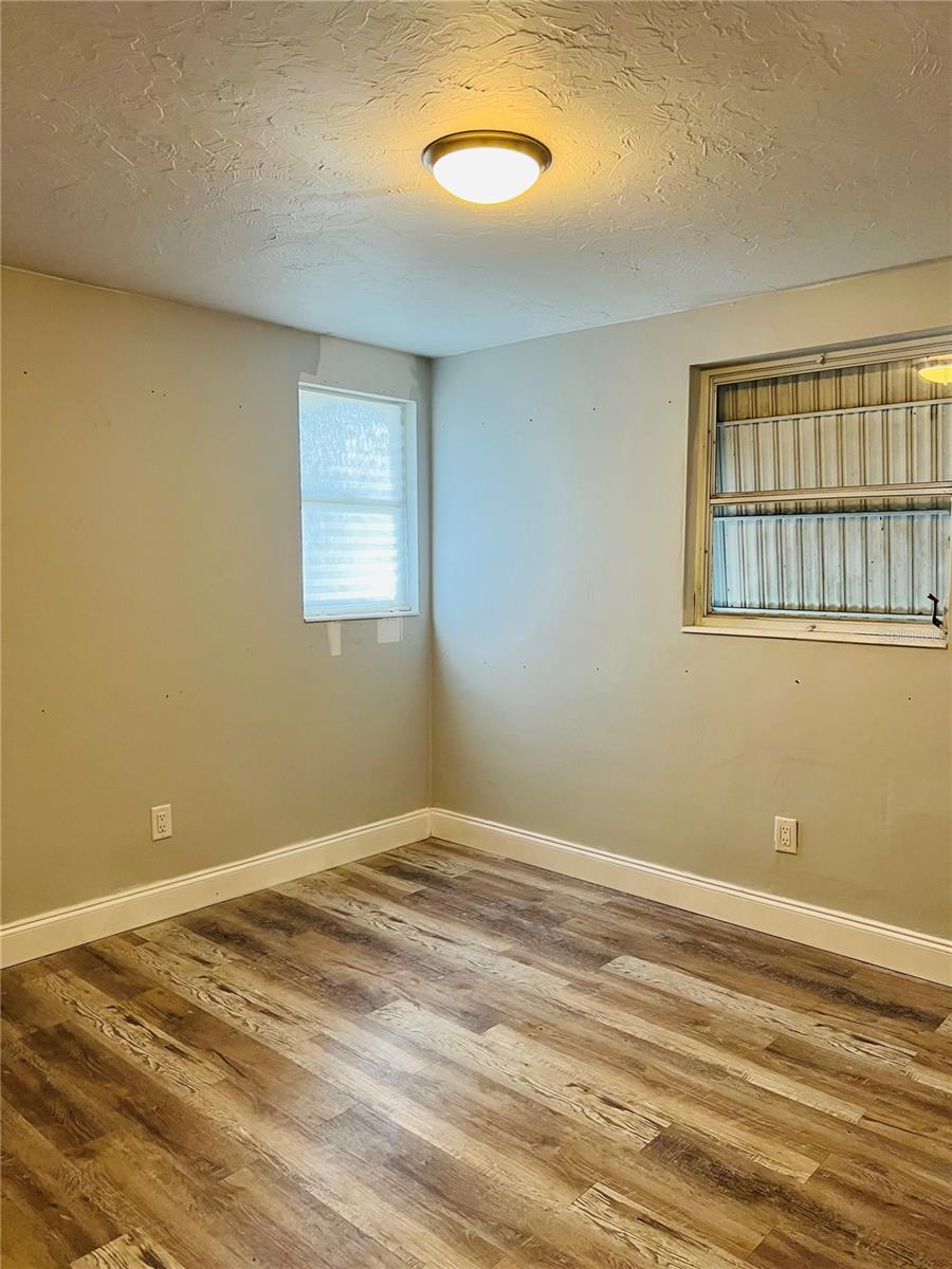 Image 14 of 32 For 501 25th Avenue W