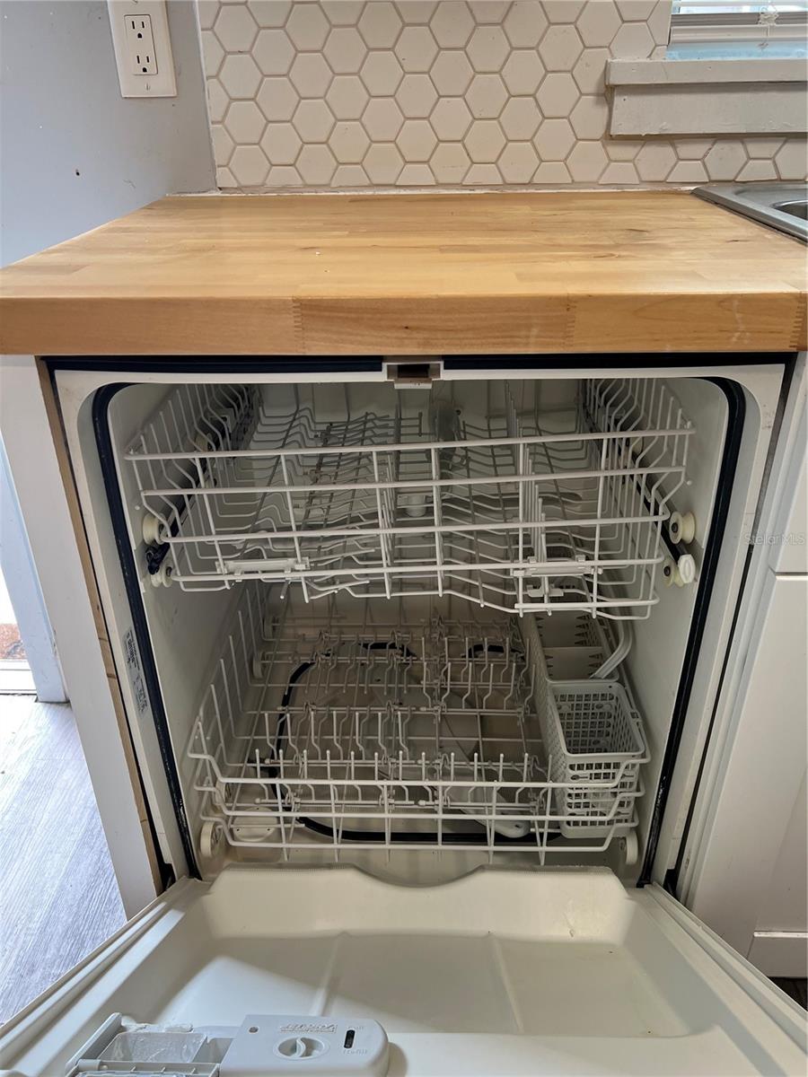 Image 24 of 32 For 501 25th Avenue W