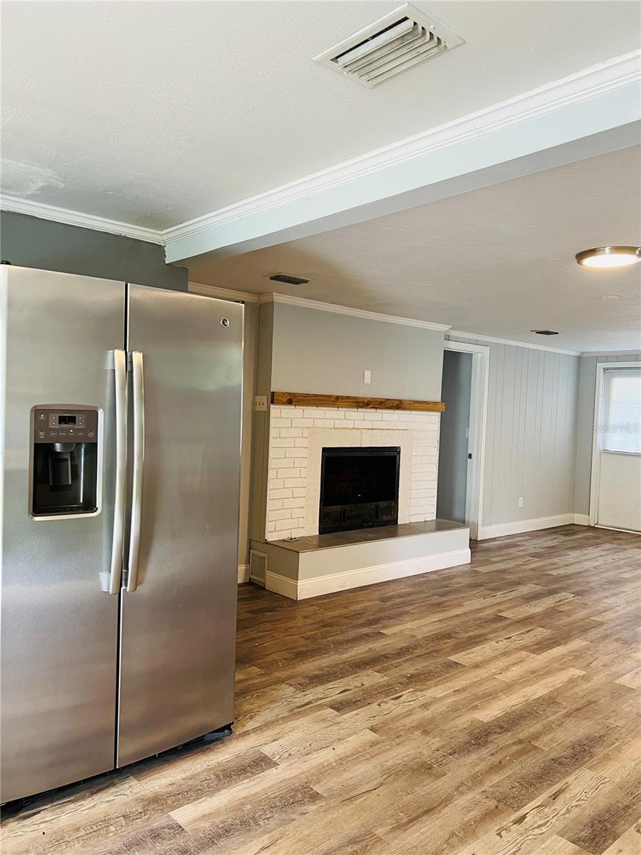 Image 5 of 32 For 501 25th Avenue W