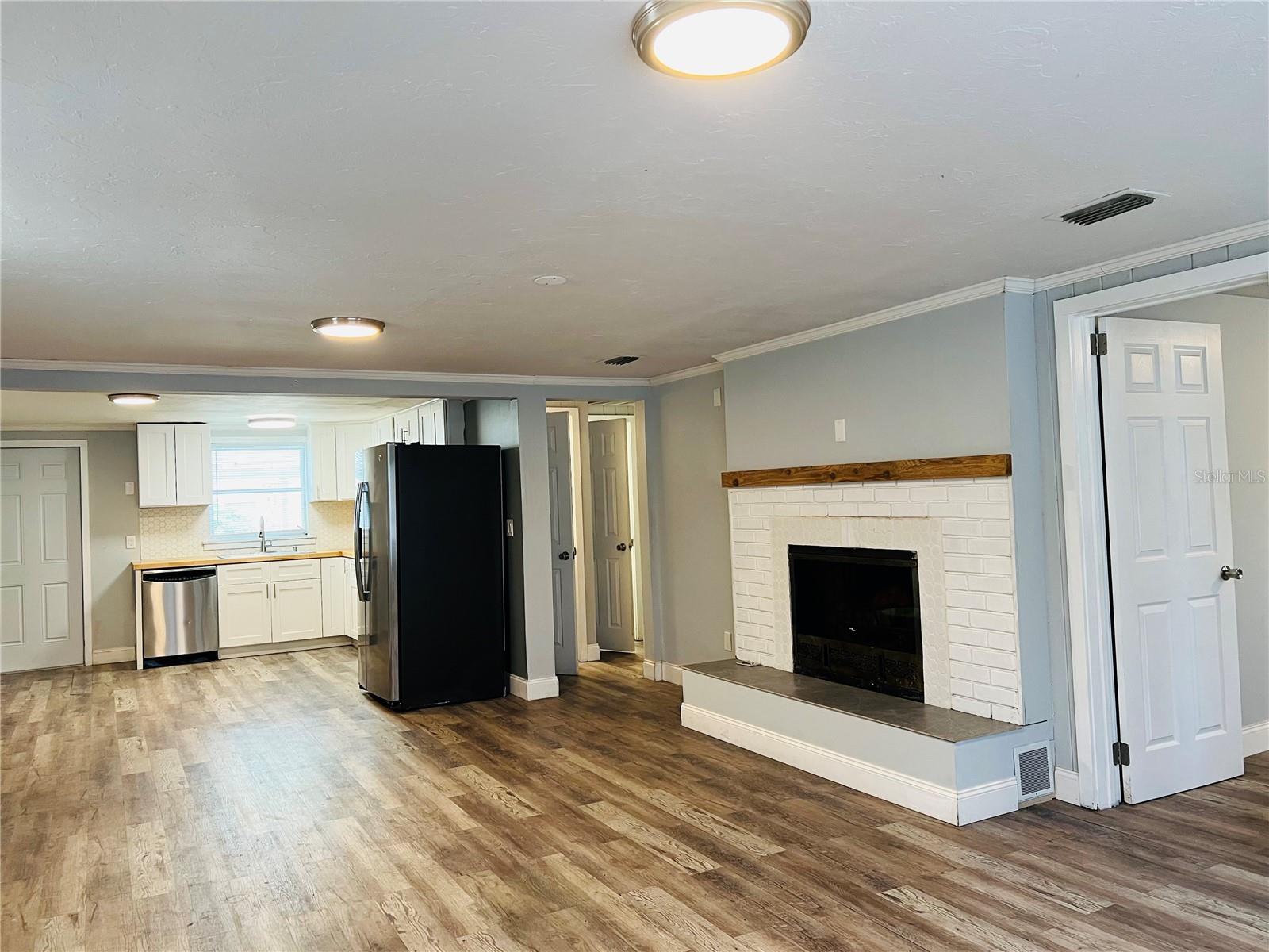 Image 8 of 32 For 501 25th Avenue W