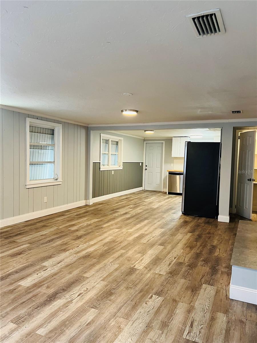 Image 9 of 32 For 501 25th Avenue W