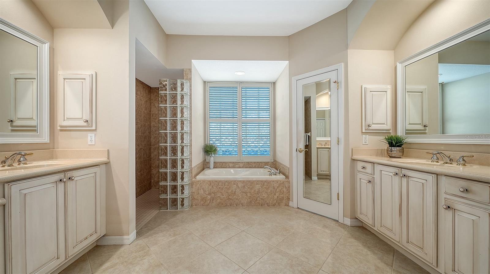 Image 27 of 53 For 522 Luminary Boulevard