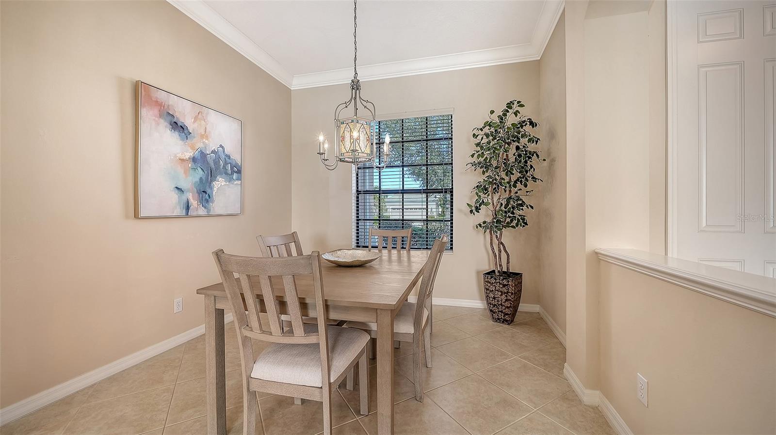 Image 8 of 53 For 522 Luminary Boulevard