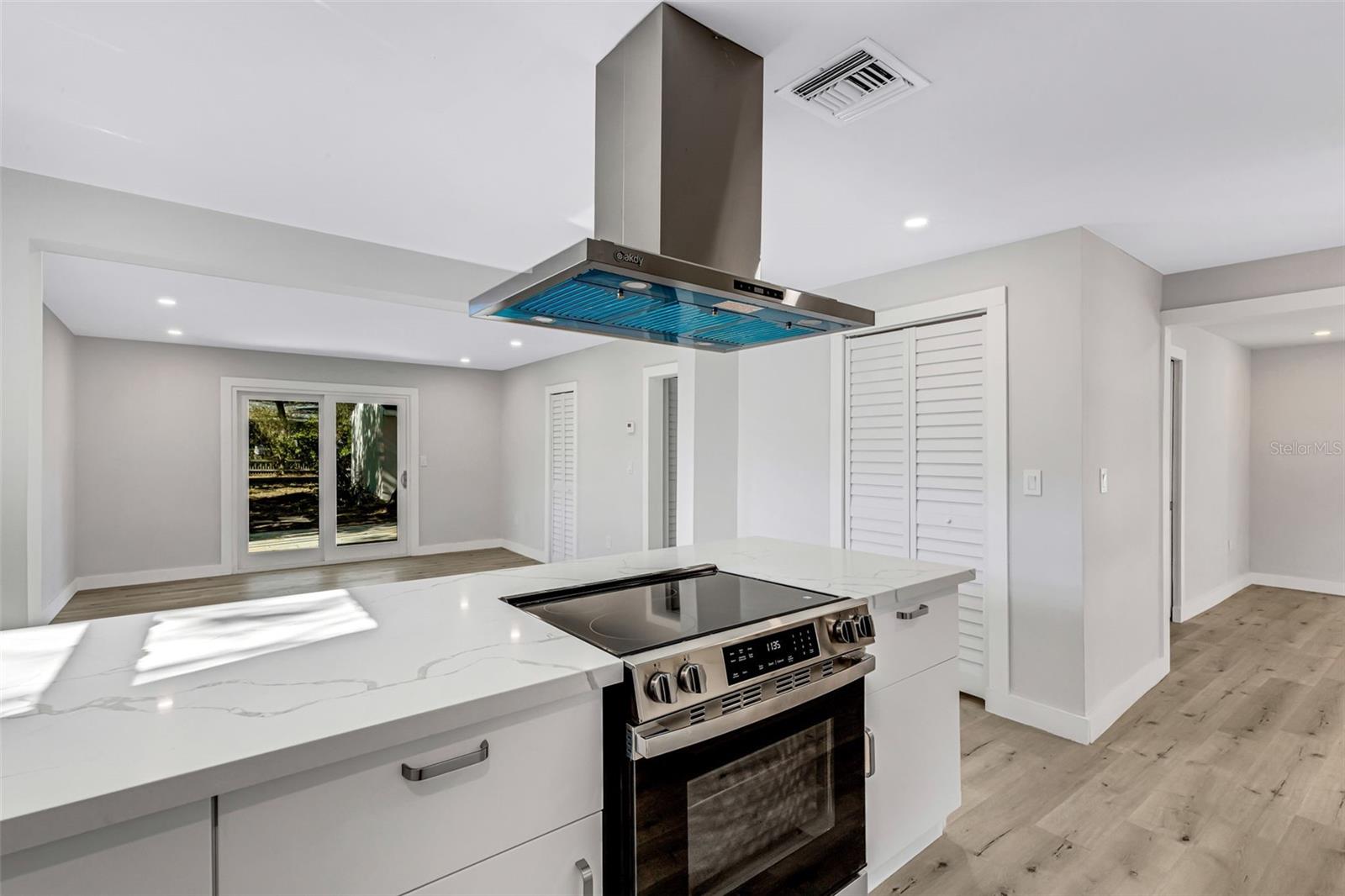 Image 10 of 56 For 218 32nd Street W