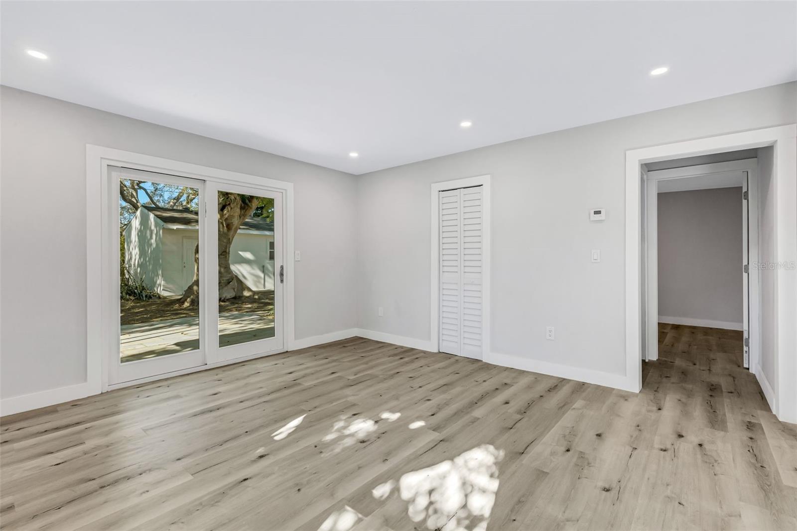 Image 17 of 56 For 218 32nd Street W