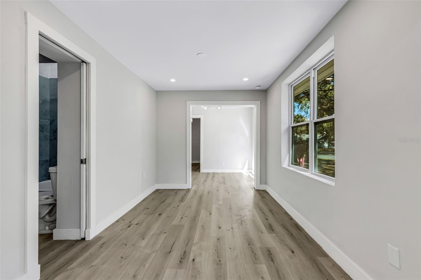 Image 19 of 56 For 218 32nd Street W