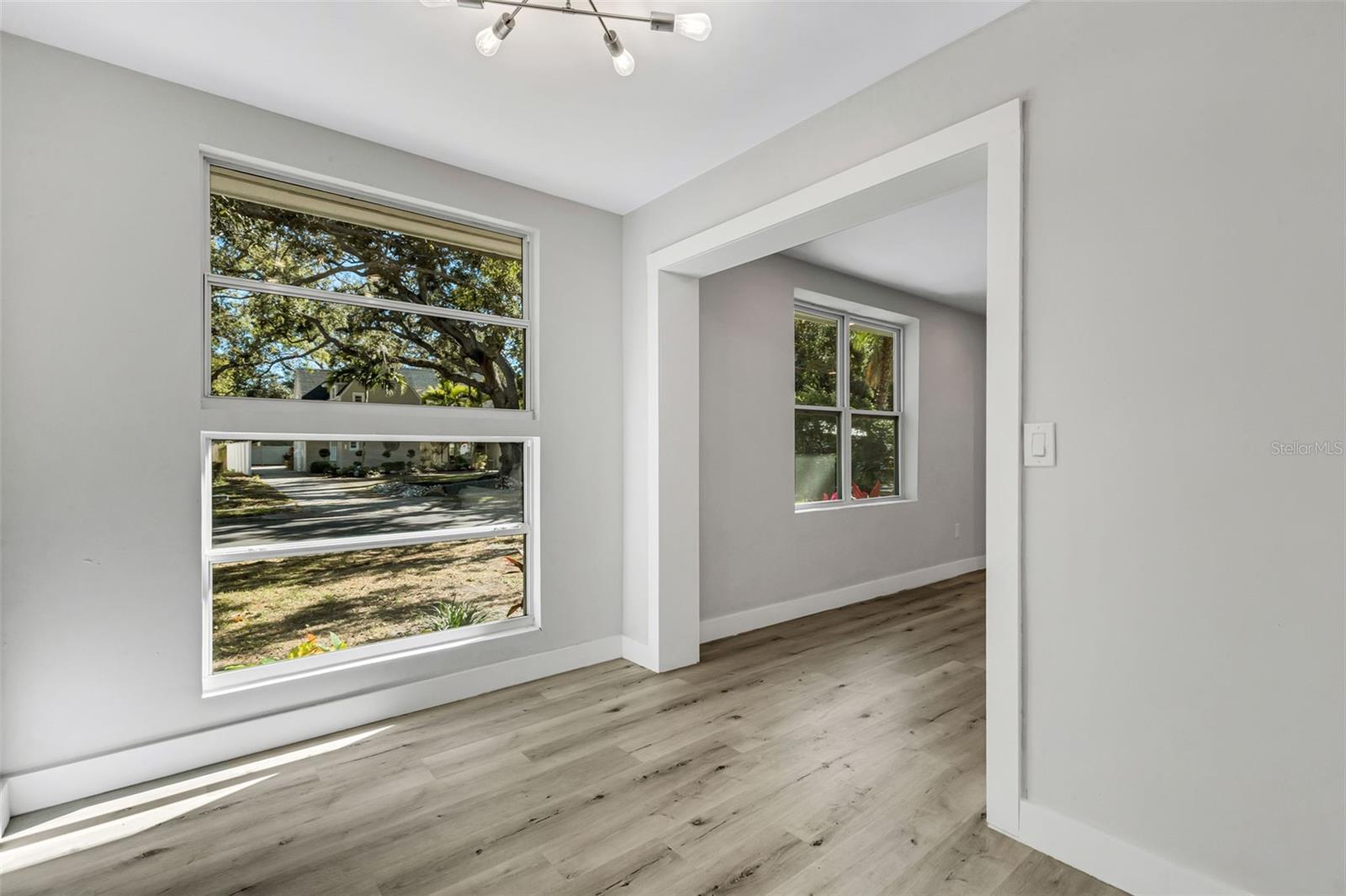 Image 21 of 56 For 218 32nd Street W