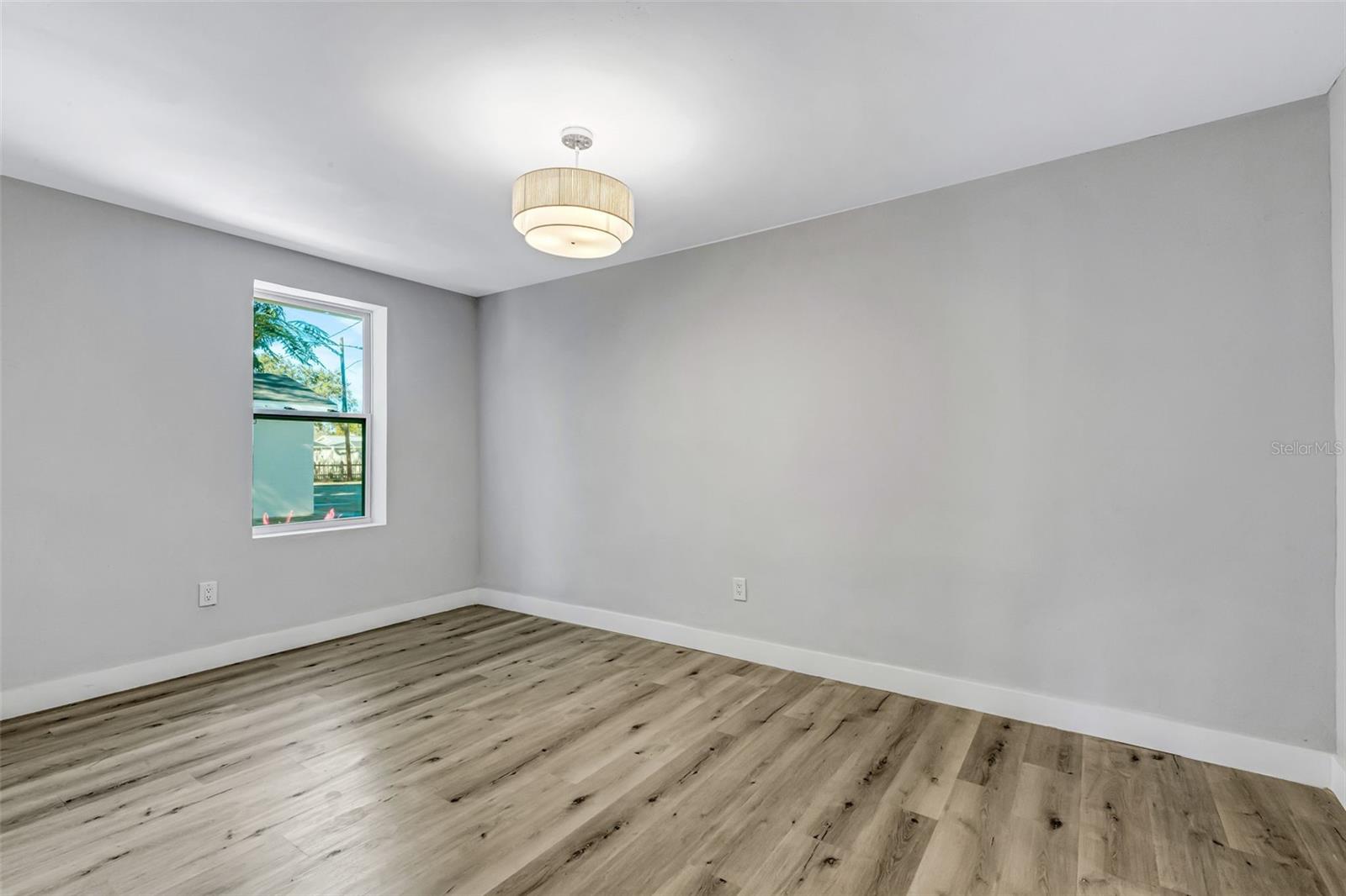 Image 30 of 56 For 218 32nd Street W