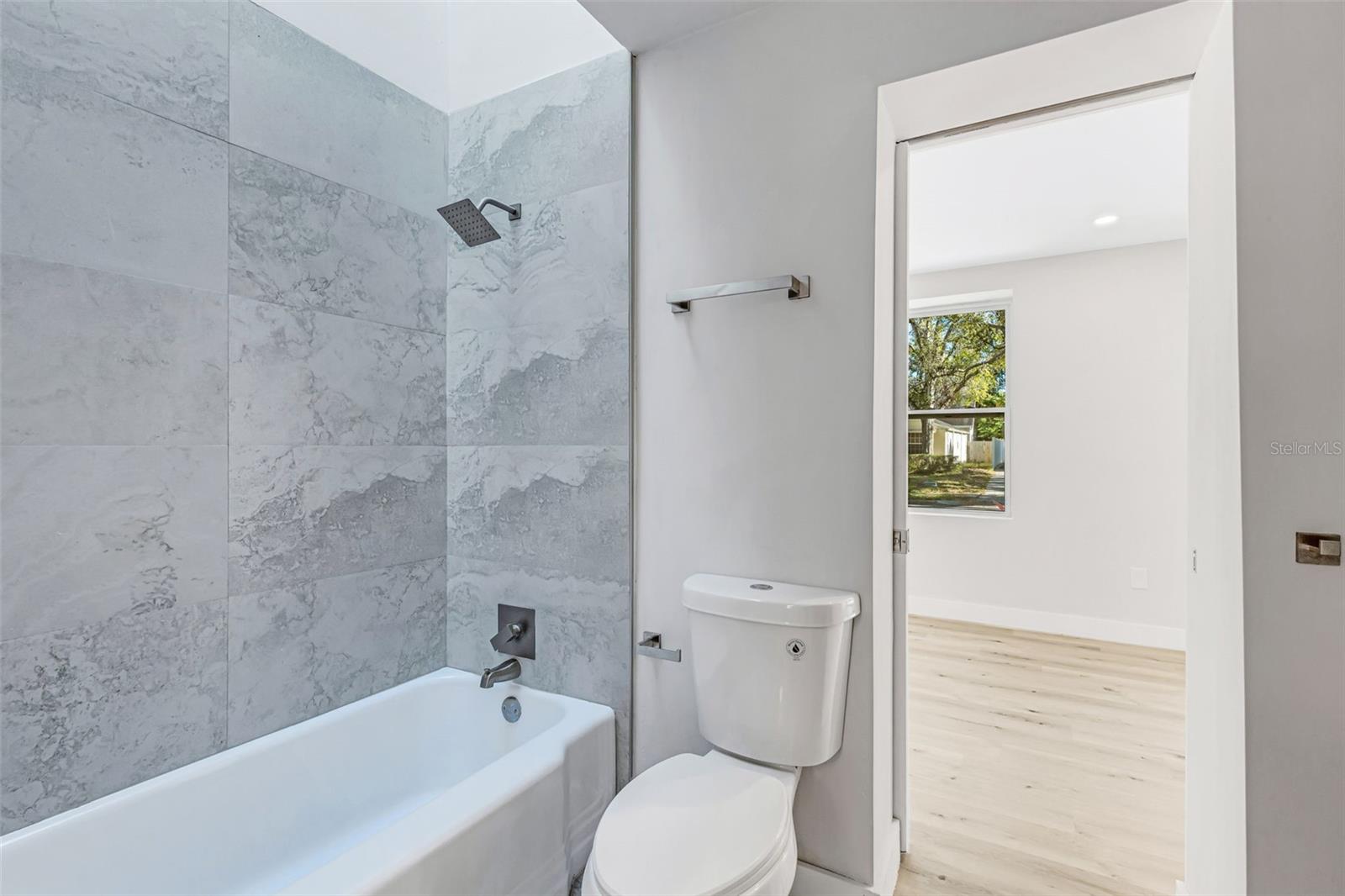 Image 34 of 56 For 218 32nd Street W