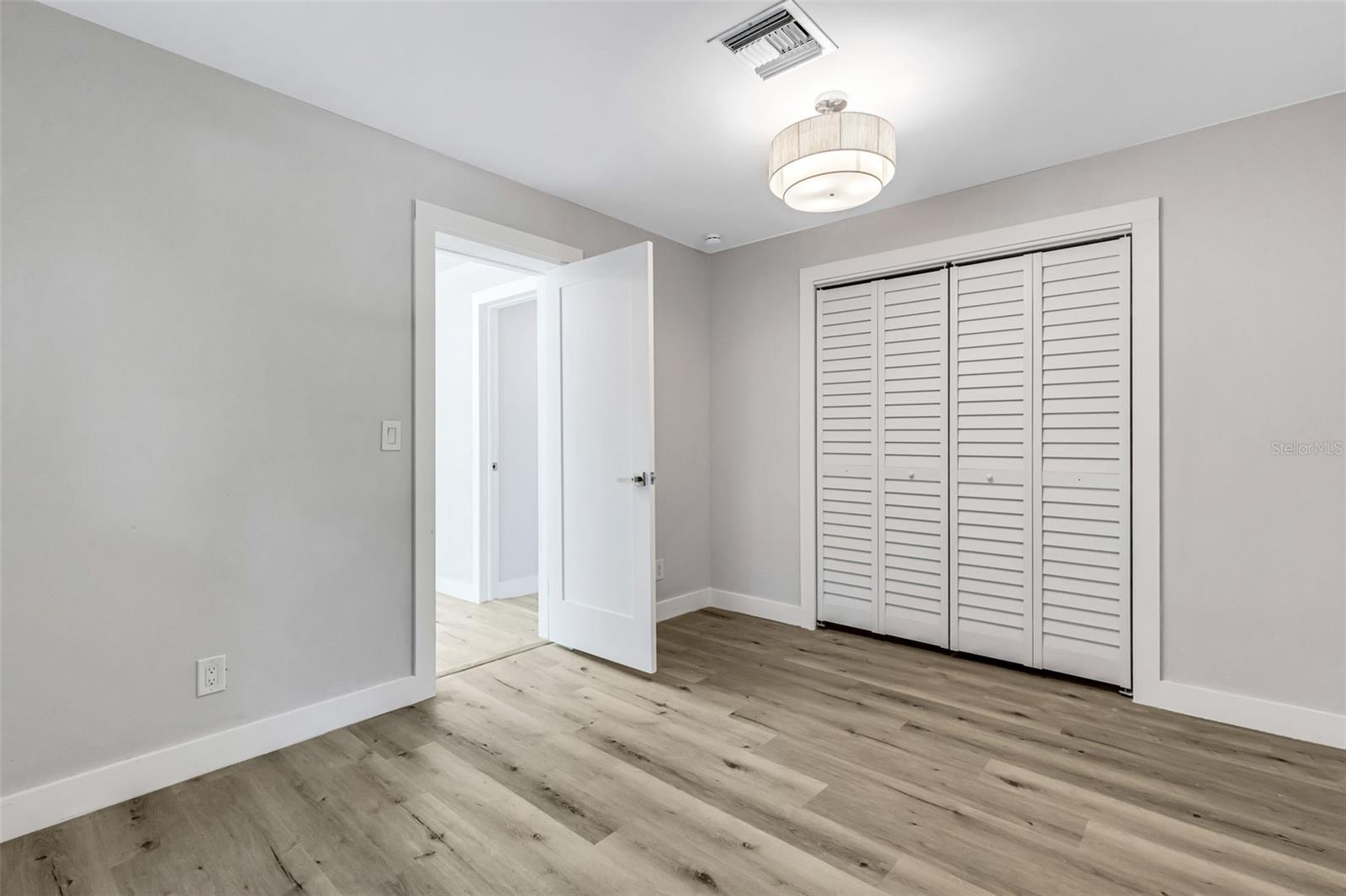 Image 35 of 56 For 218 32nd Street W