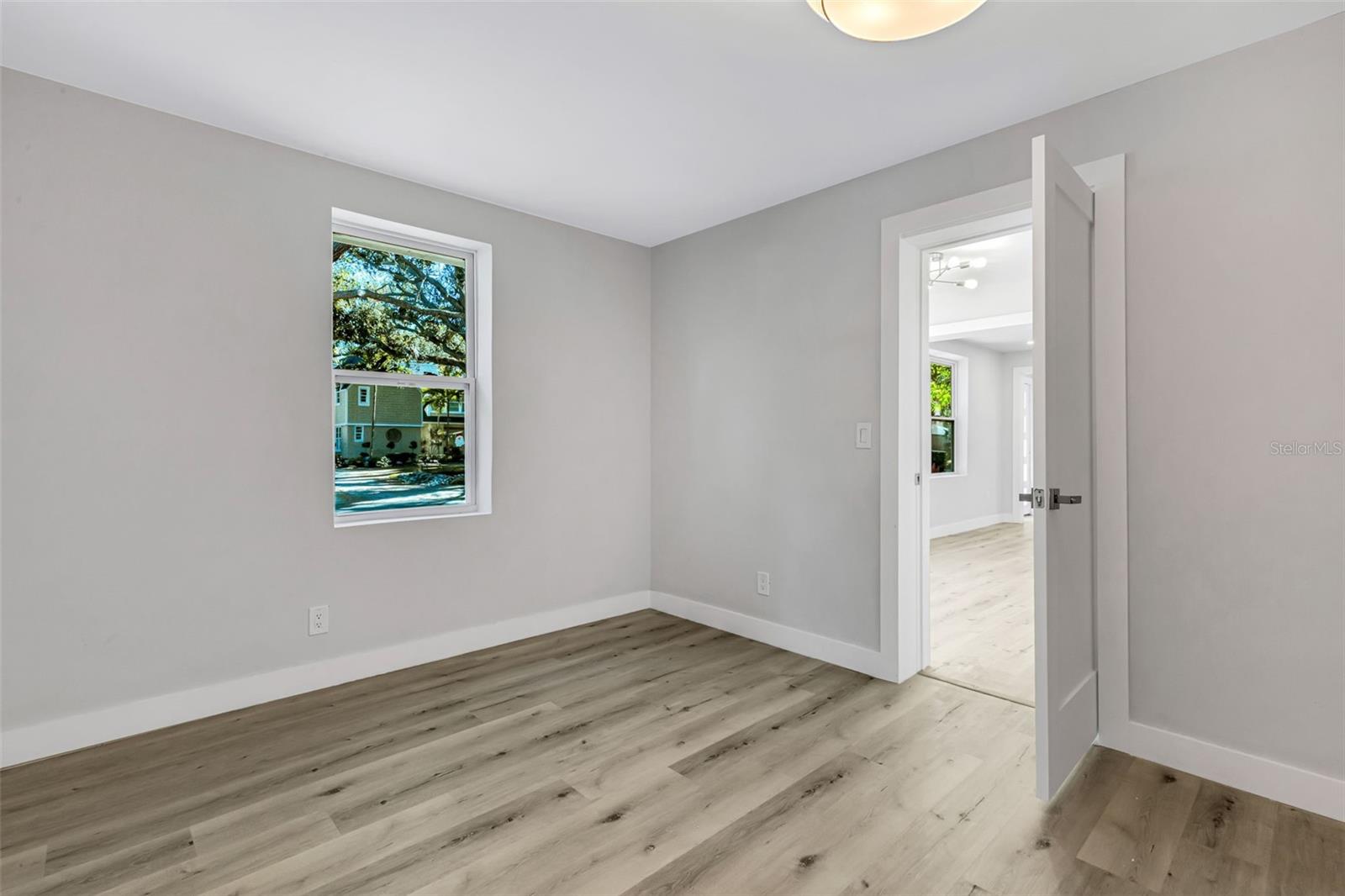 Image 36 of 56 For 218 32nd Street W