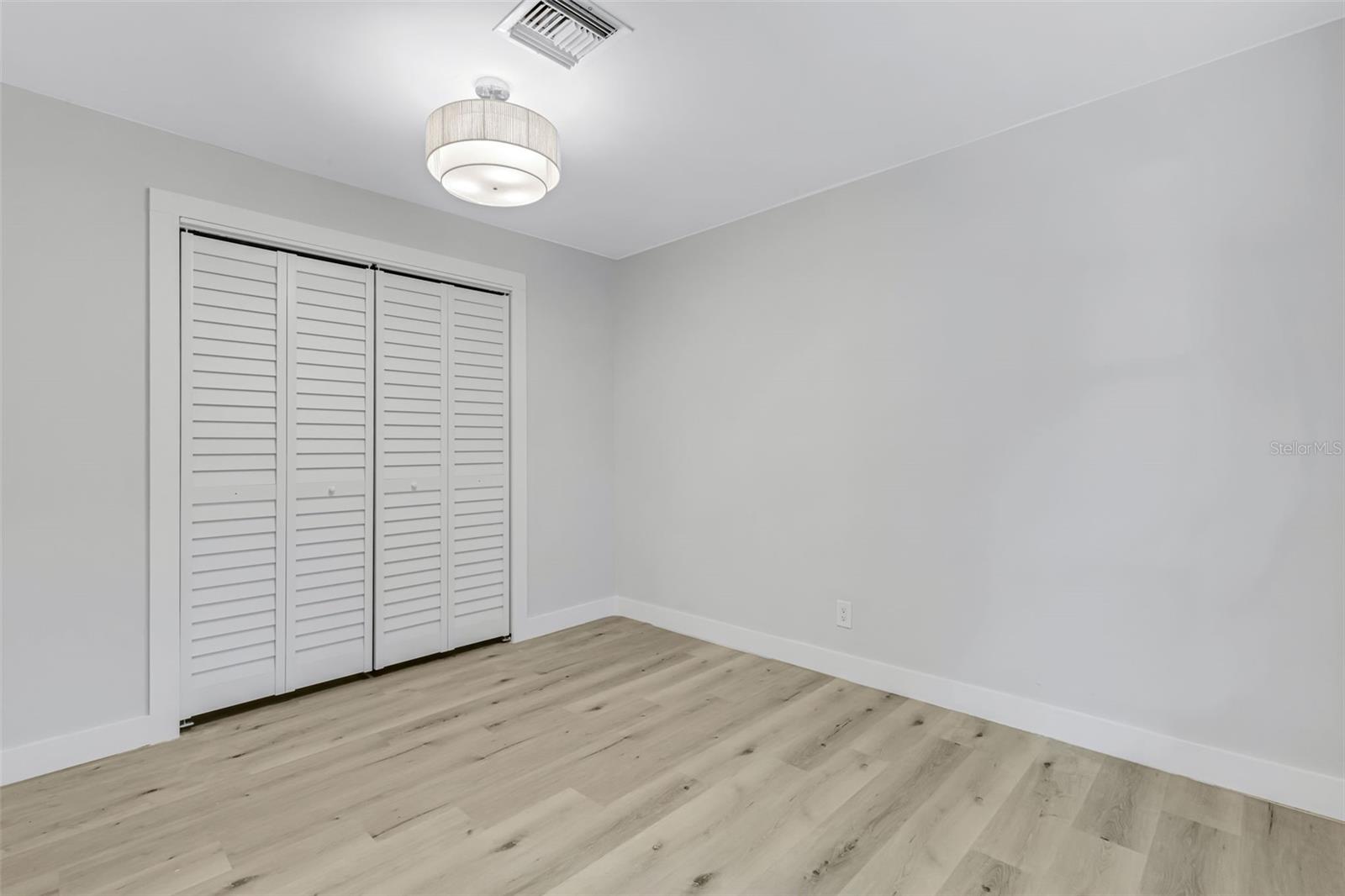 Image 37 of 56 For 218 32nd Street W